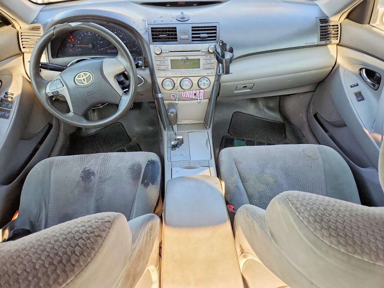 2011 Toyota Camry Le Silver vin: 4T1BF3EK5BU613483