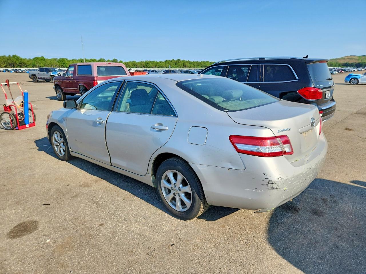 2011 Toyota Camry Le Silver vin: 4T1BF3EK5BU613483