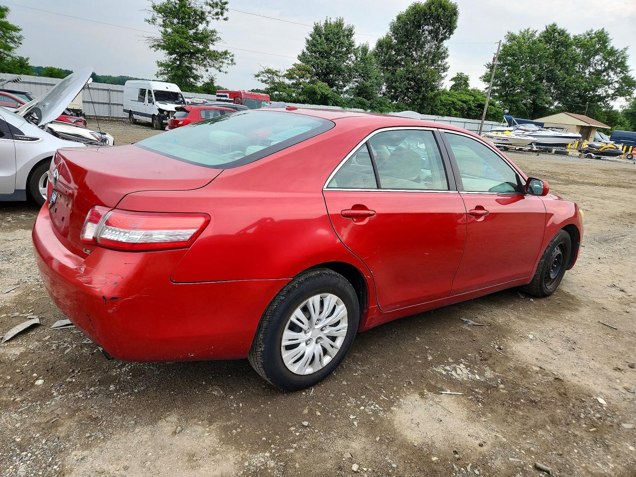 2011 Toyota Camry Le Red vin: 4T1BF3EK5BU613726