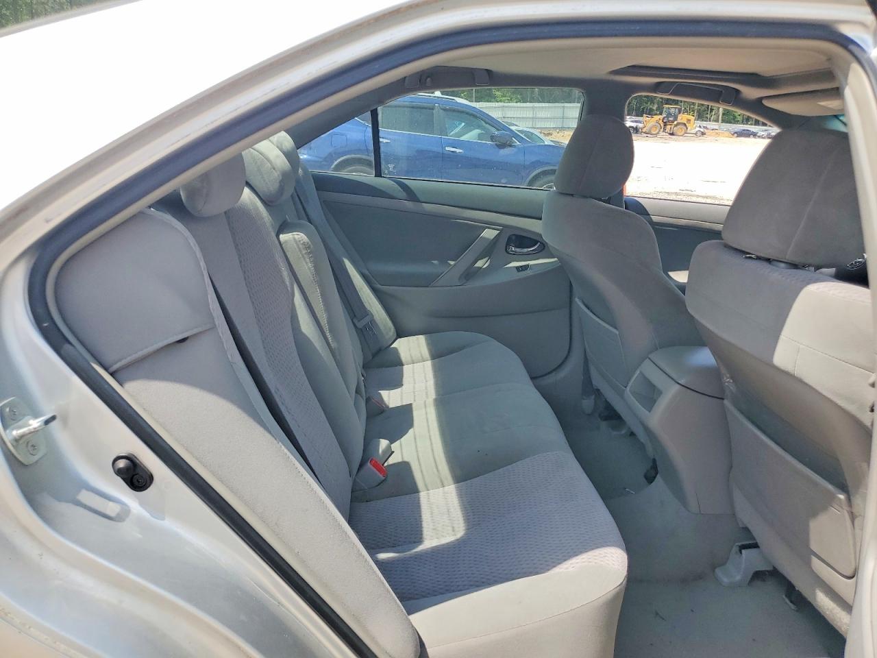 2011 Toyota Camry Le Silver vin: 4T1BF3EK5BU626086