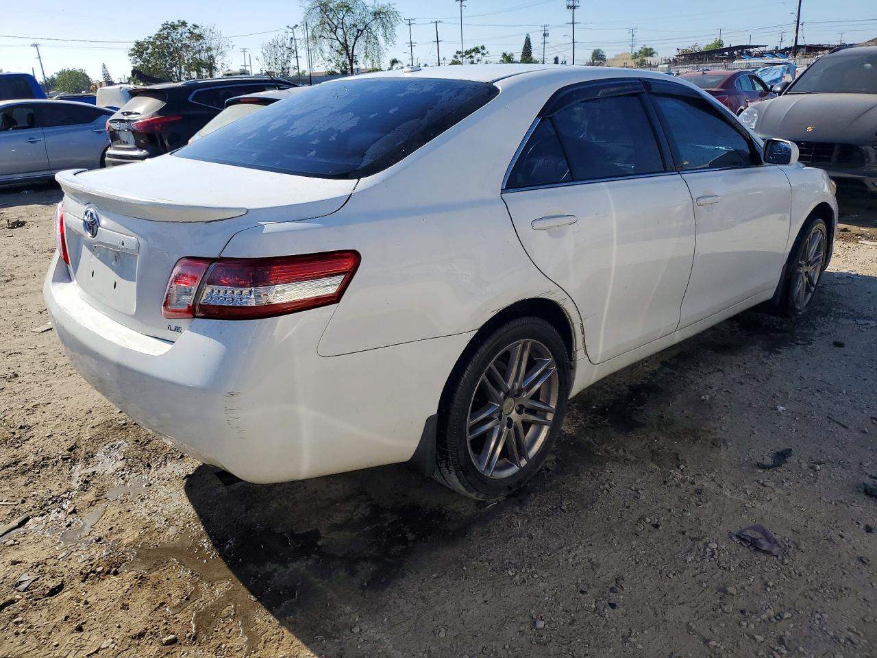 2011 Toyota Camry Le White vin: 4T1BF3EK5BU631028