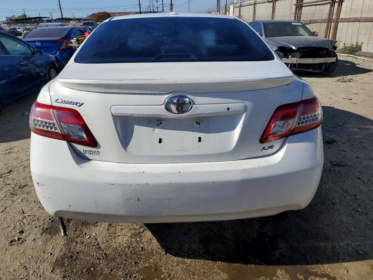 2011 Toyota Camry Le White vin: 4T1BF3EK5BU631028