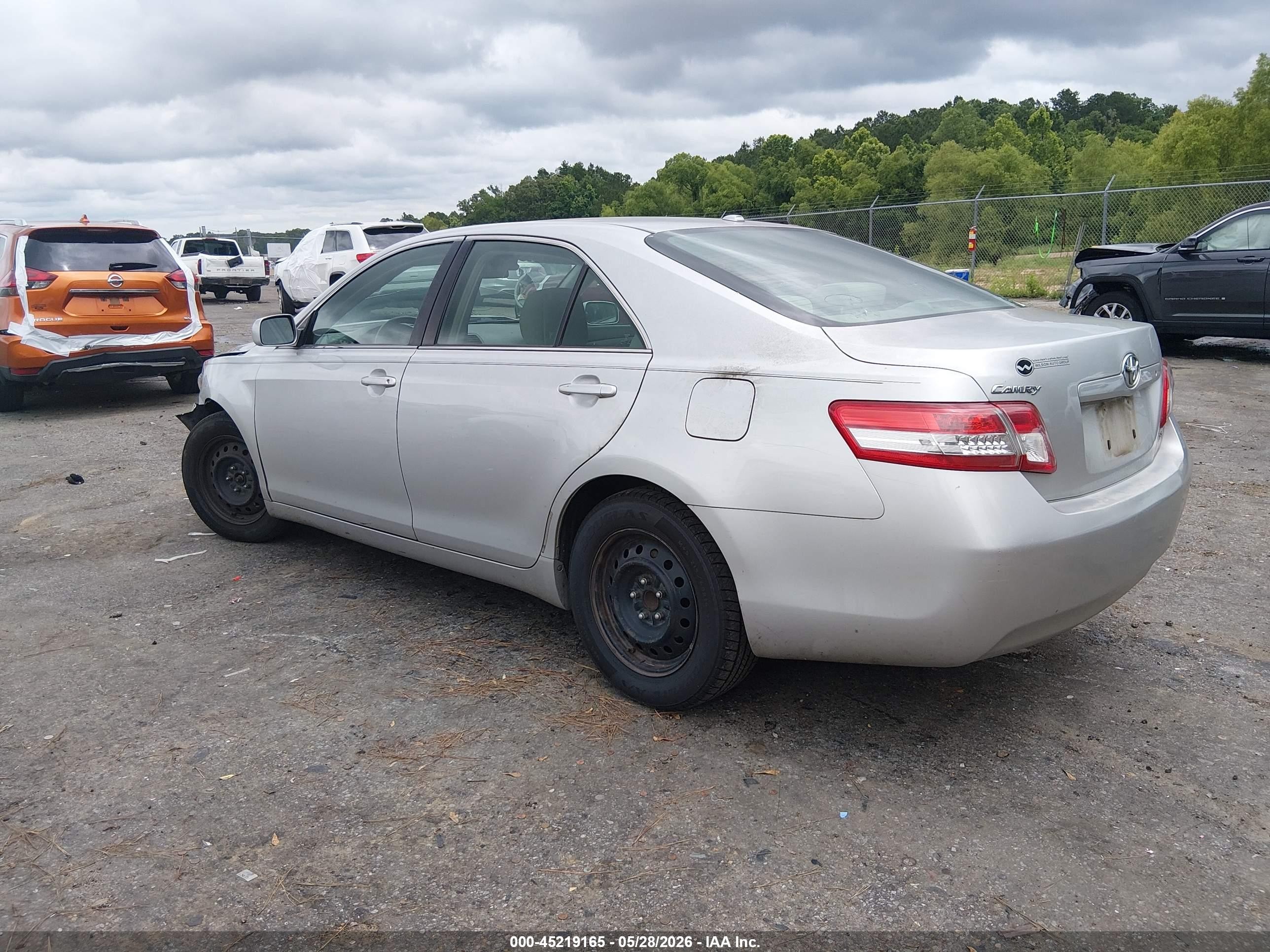 2011 Toyota Camry Le Silver vin: 4T1BF3EK5BU631210