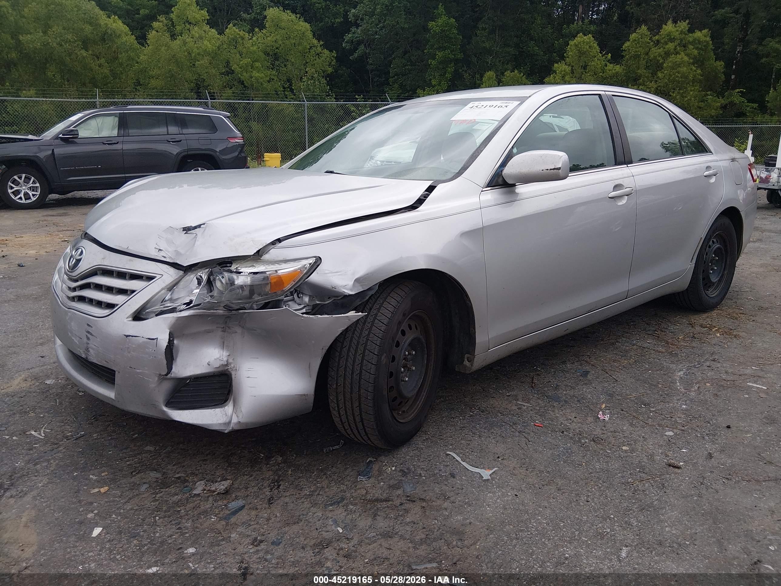 2011 Toyota Camry Le Silver vin: 4T1BF3EK5BU631210