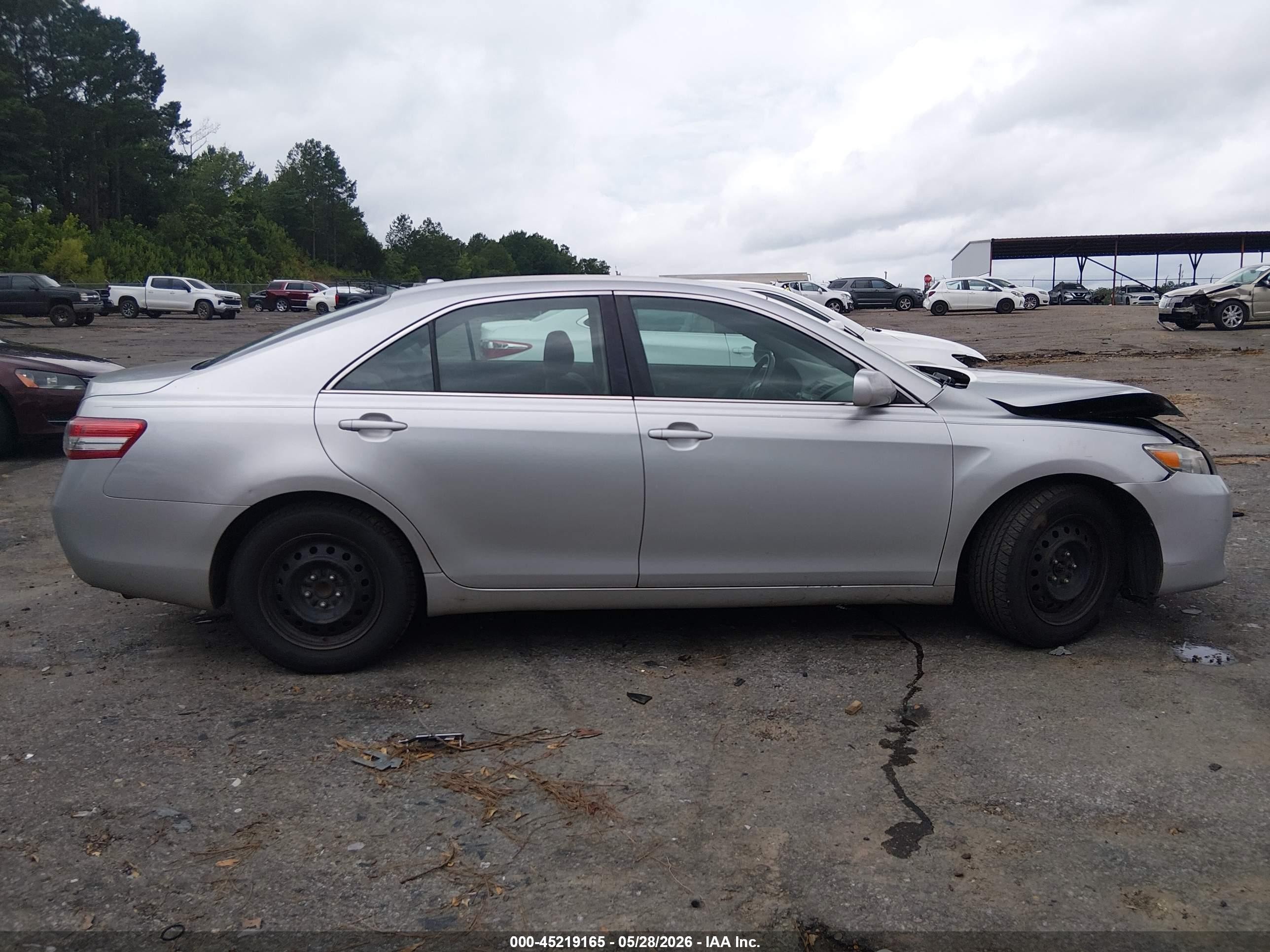 2011 Toyota Camry Le Silver vin: 4T1BF3EK5BU631210