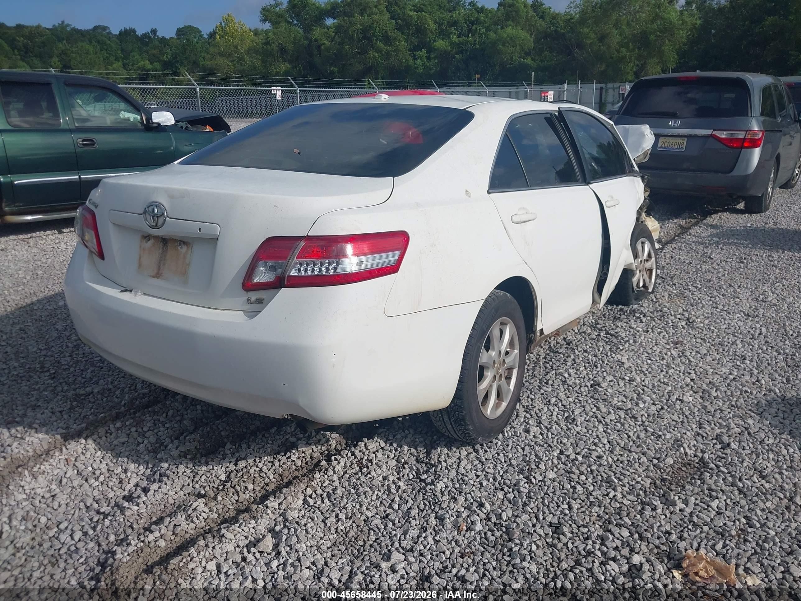 2011 Toyota Camry Le White vin: 4T1BF3EK5BU637007