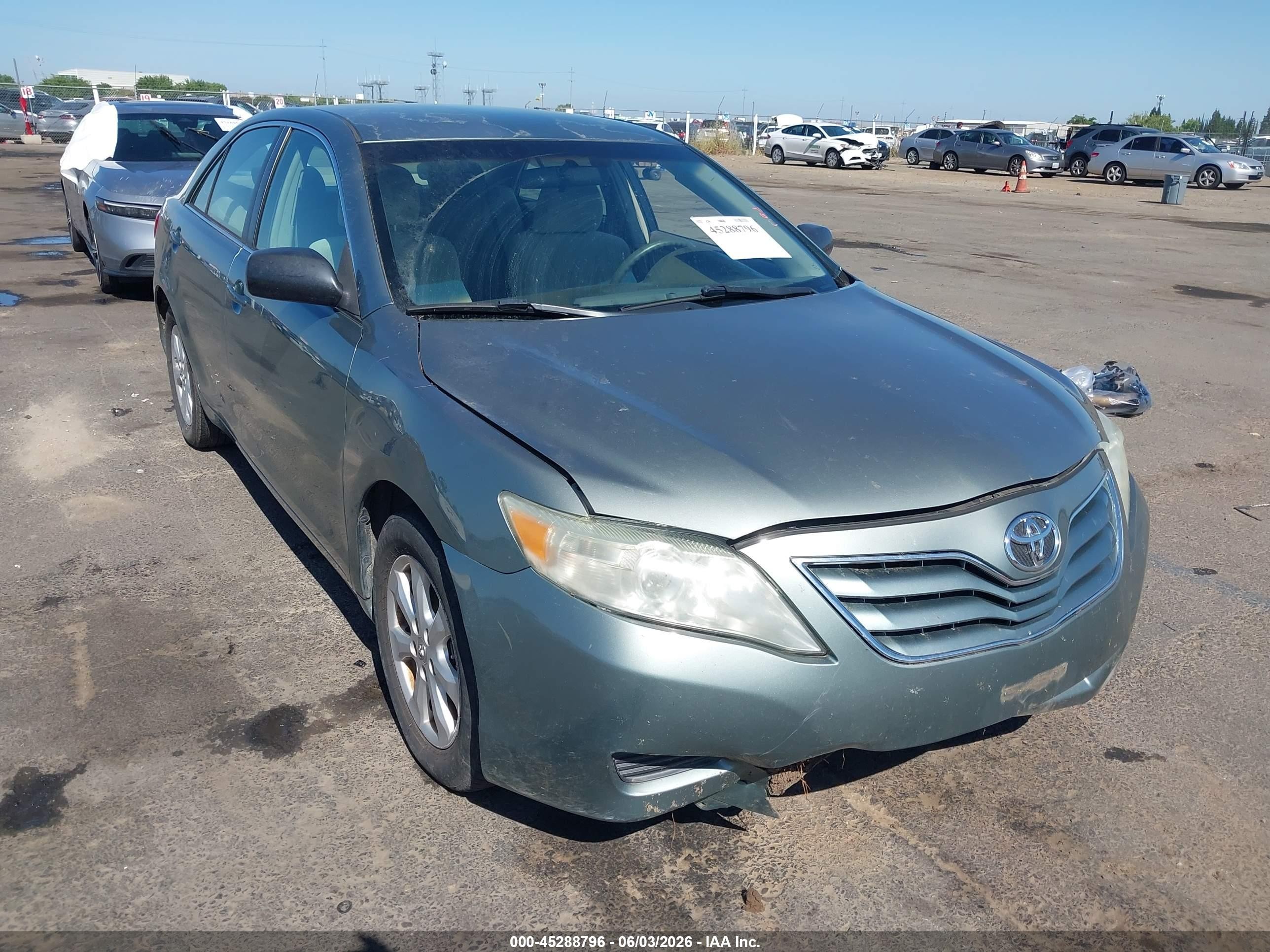 2011 Toyota Camry Le Turquoise vin: 4T1BF3EK5BU641784