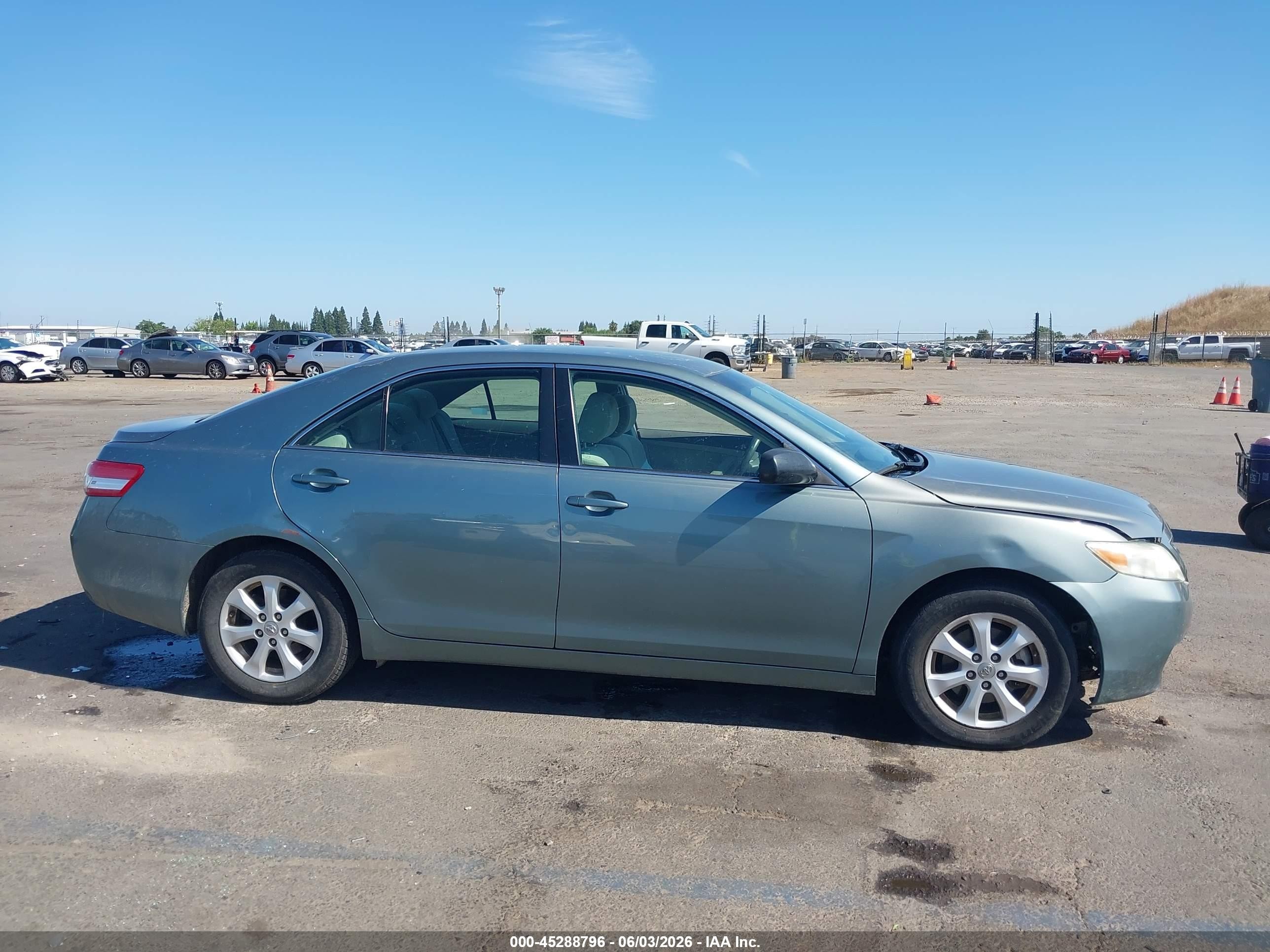 2011 Toyota Camry Le Turquoise vin: 4T1BF3EK5BU641784
