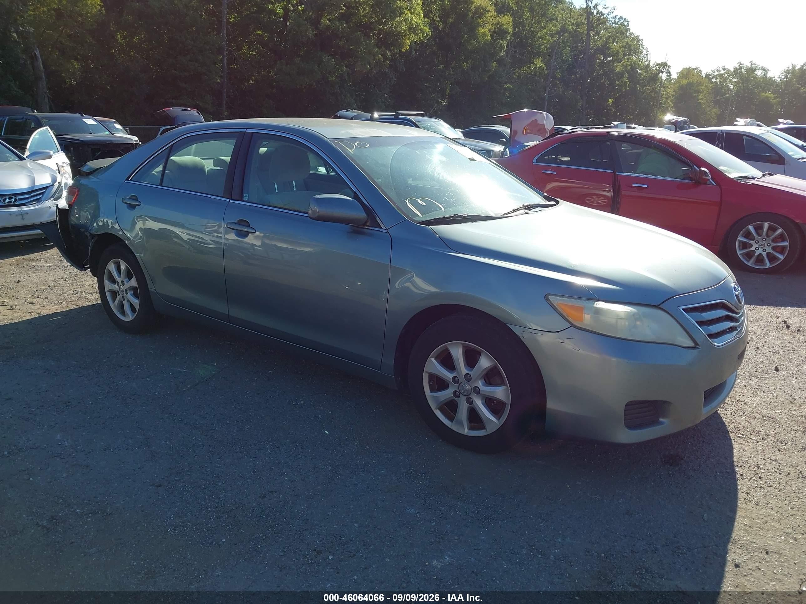 2011 Toyota Camry Le Teal vin: 4T1BF3EK5BU670119