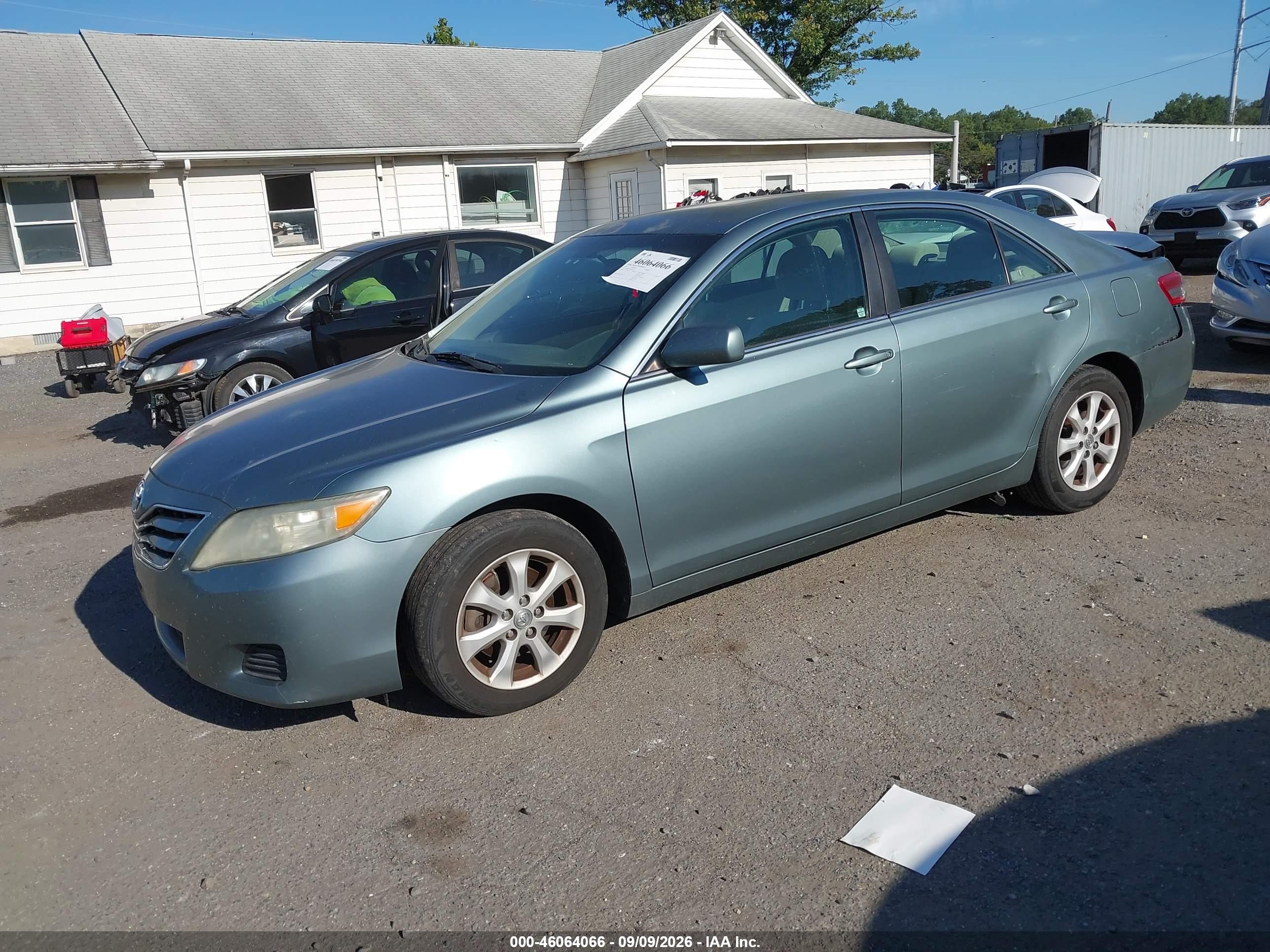 2011 Toyota Camry Le Teal vin: 4T1BF3EK5BU670119