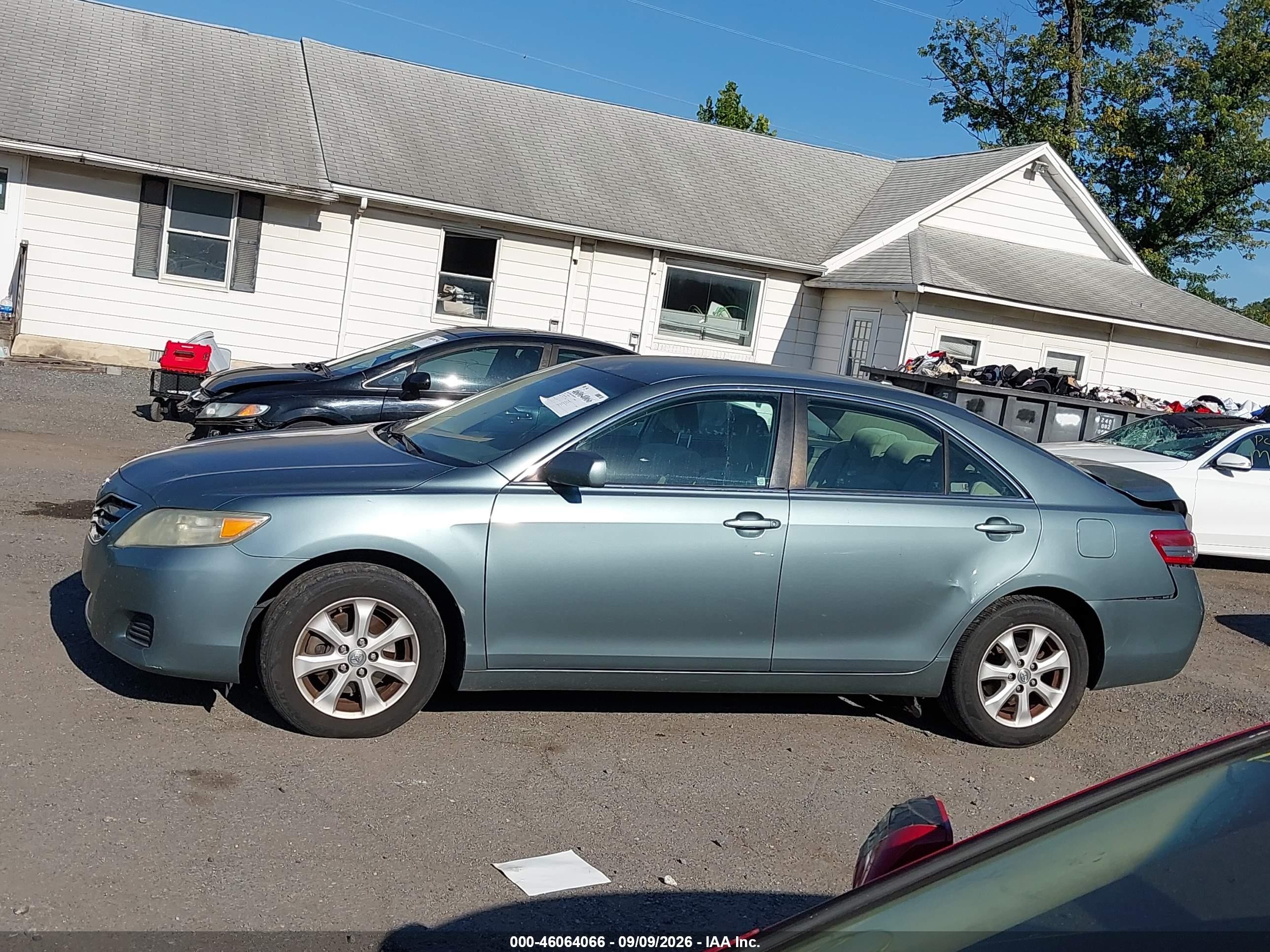 2011 Toyota Camry Le Teal vin: 4T1BF3EK5BU670119