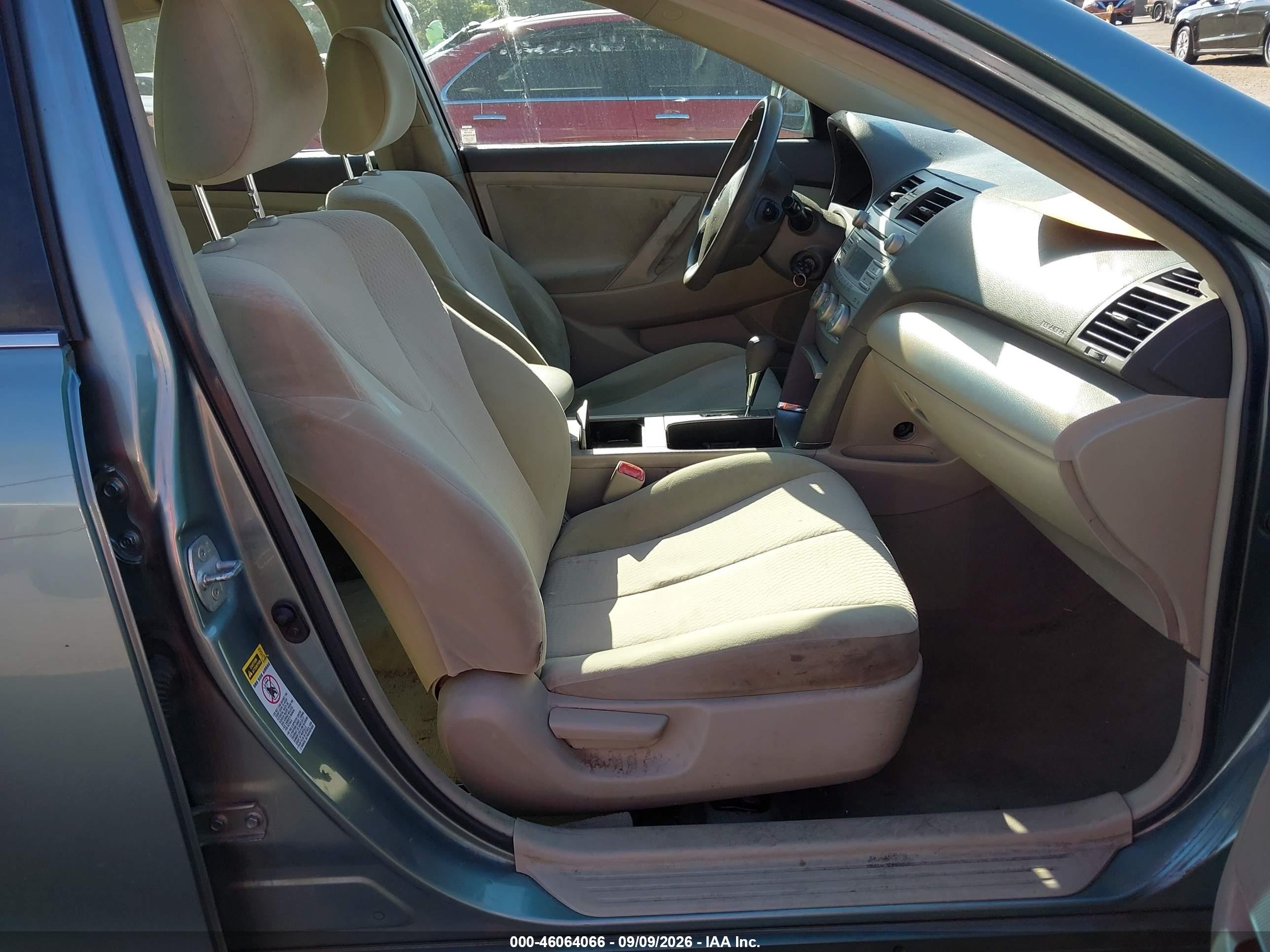 2011 Toyota Camry Le Teal vin: 4T1BF3EK5BU670119
