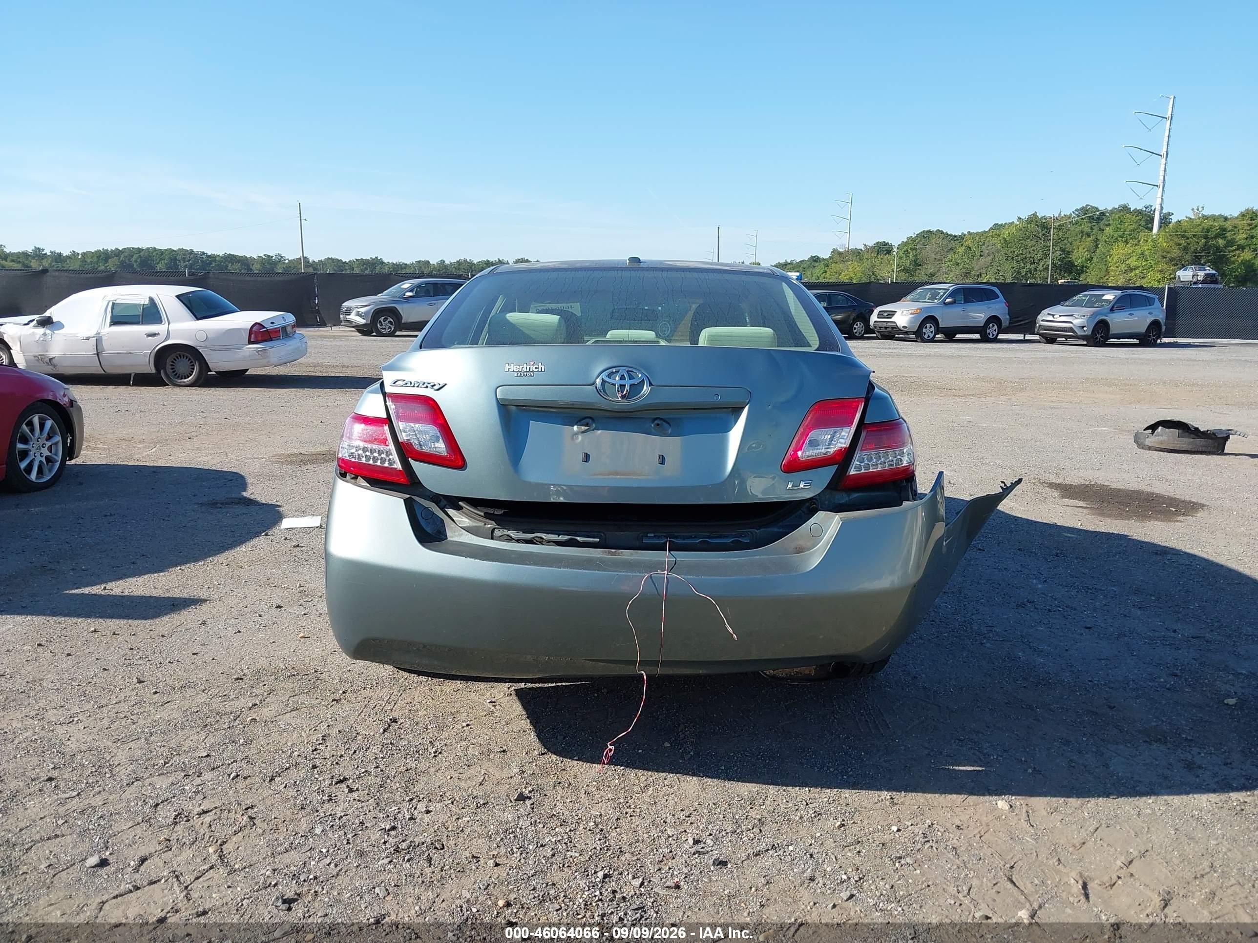 2011 Toyota Camry Le Teal vin: 4T1BF3EK5BU670119