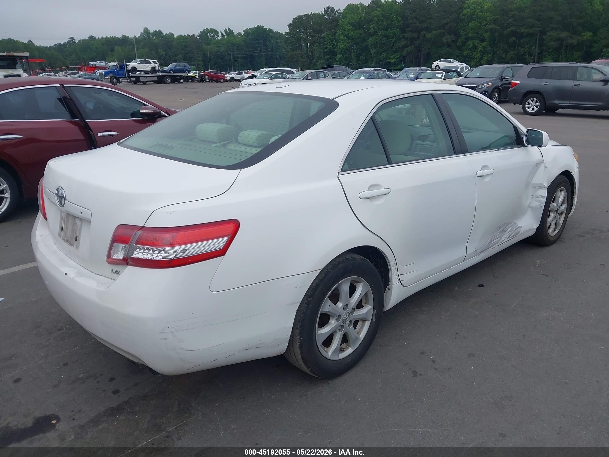 2011 Toyota Camry Le White vin: 4T1BF3EK5BU674039