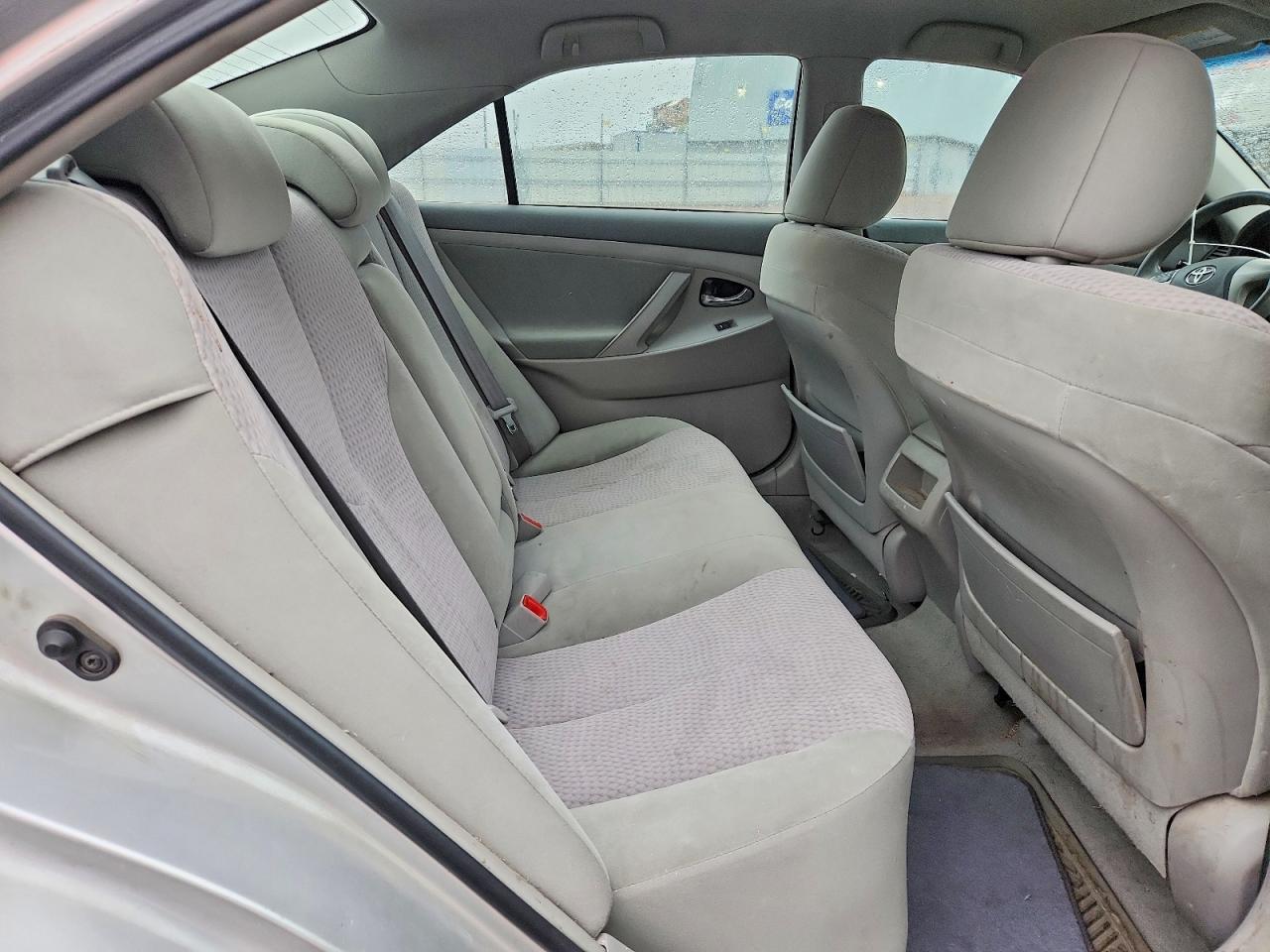 2011 Toyota Camry Le Silver vin: 4T1BF3EK5BU674476