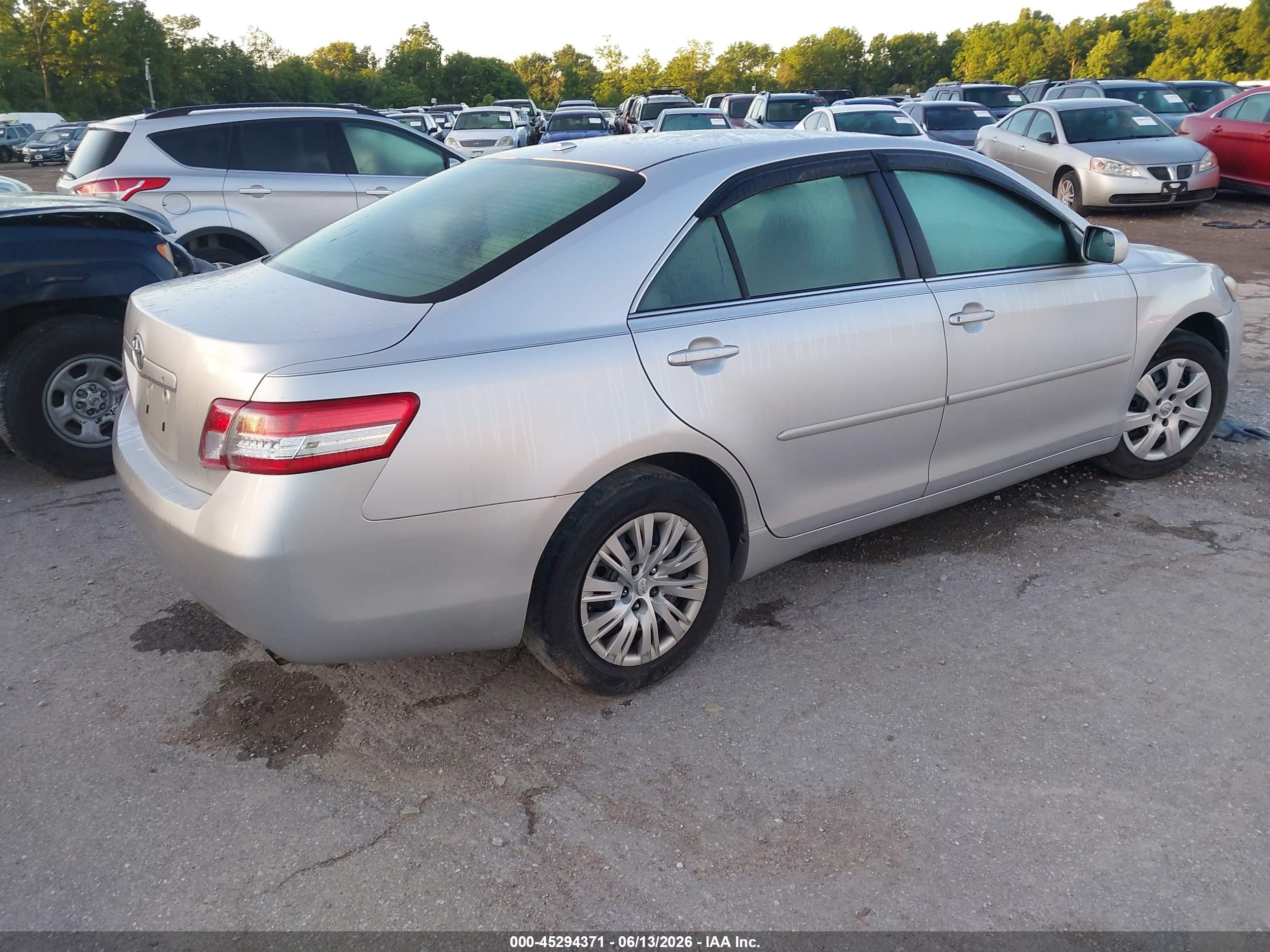 2011 Toyota Camry   Серебряный vin: 4T1BF3EK5BU682481