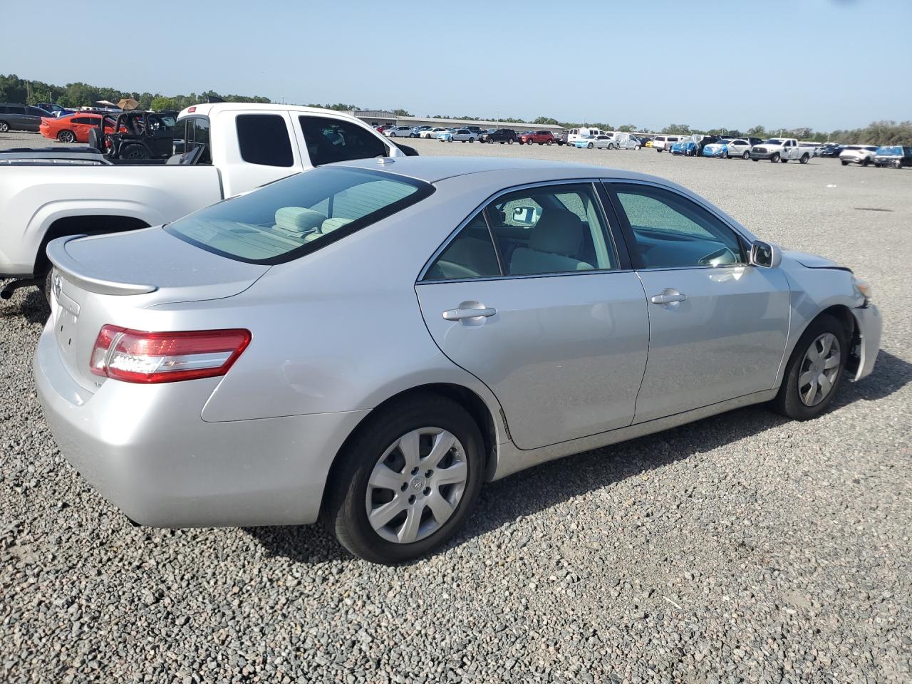 2011 Toyota Camry Le Серебряный vin: 4T1BF3EK5BU683677