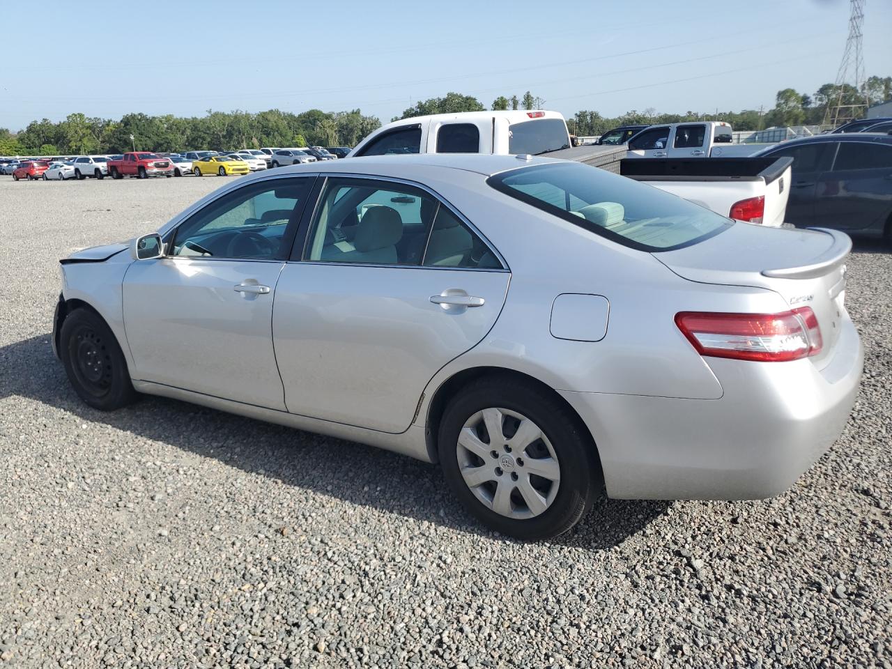 2011 Toyota Camry Le Серебряный vin: 4T1BF3EK5BU683677