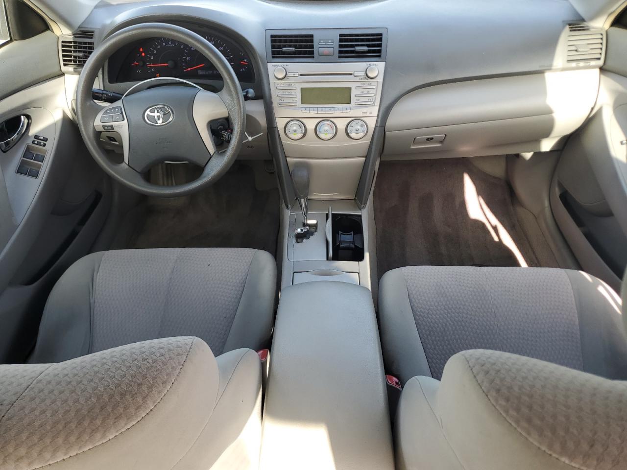 2011 Toyota Camry Le Серебряный vin: 4T1BF3EK5BU683677