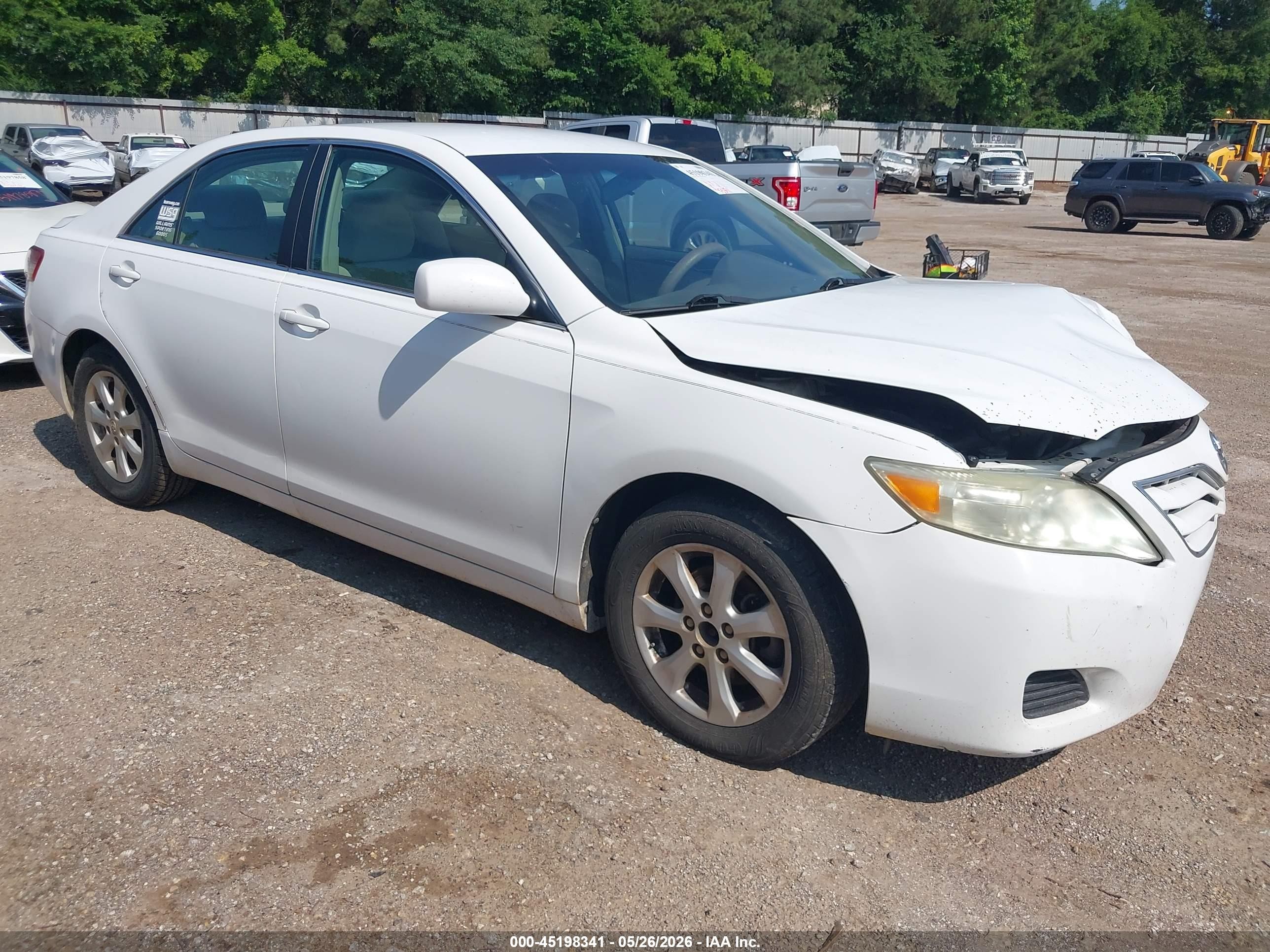 2011 Toyota Camry Le White vin: 4T1BF3EK5BU687101