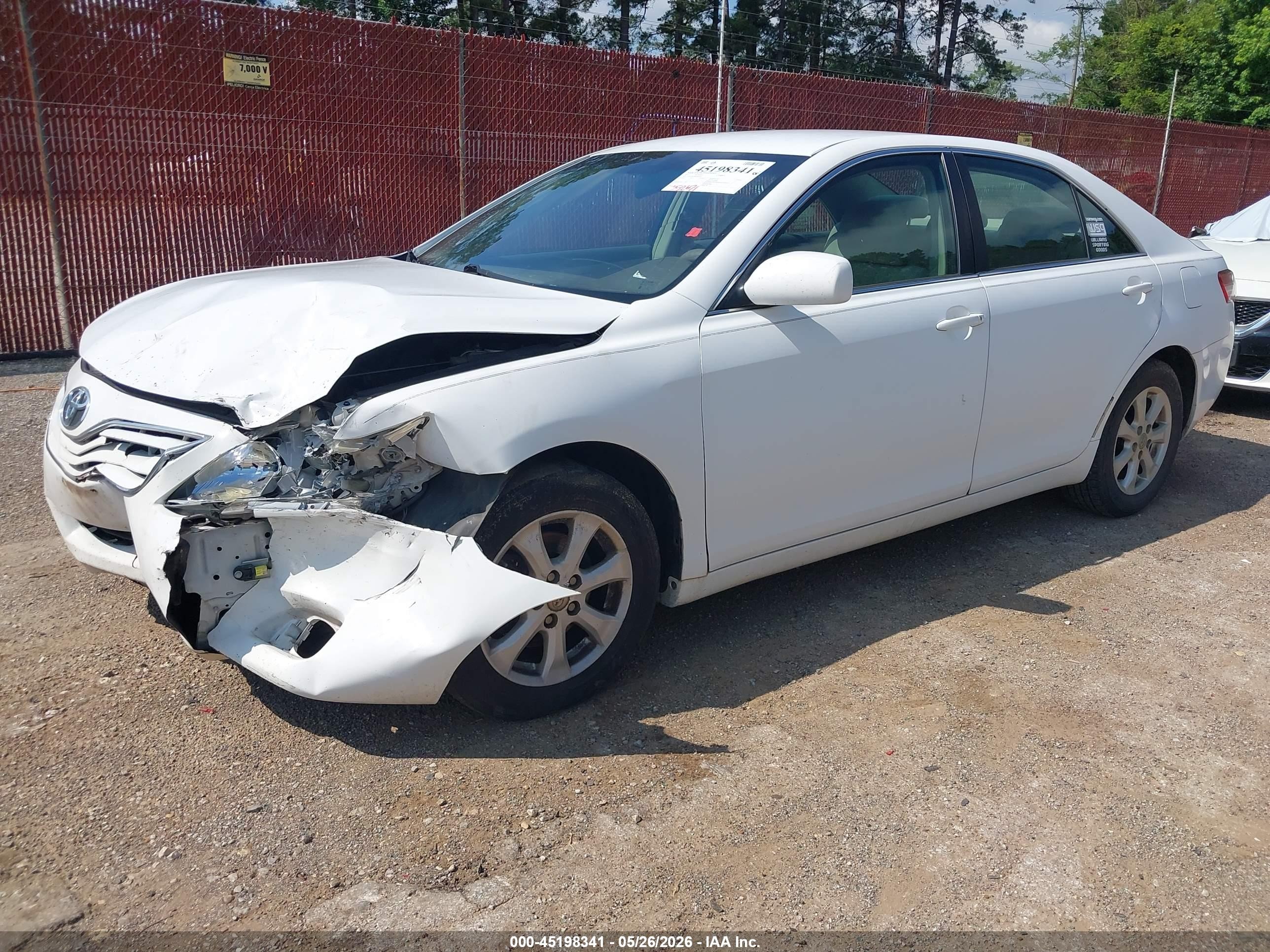 2011 Toyota Camry Le White vin: 4T1BF3EK5BU687101