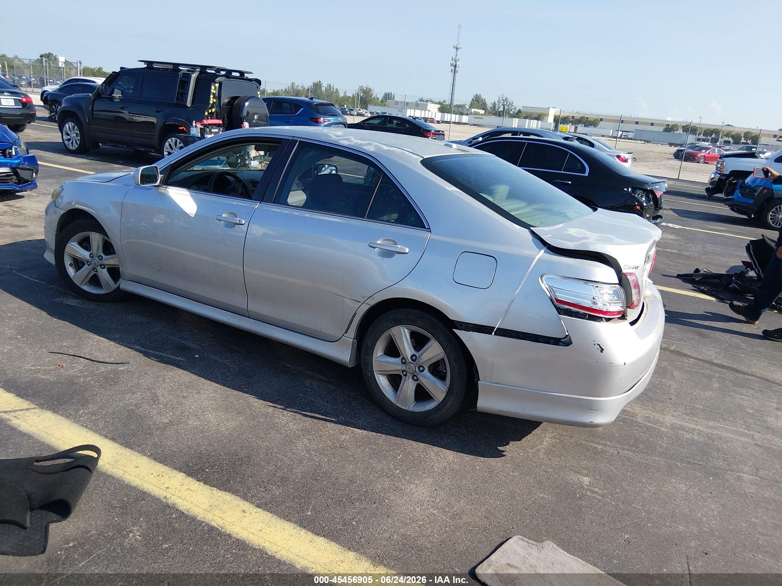 2011 Toyota Camry Se Silver vin: 4T1BF3EK5BU690855