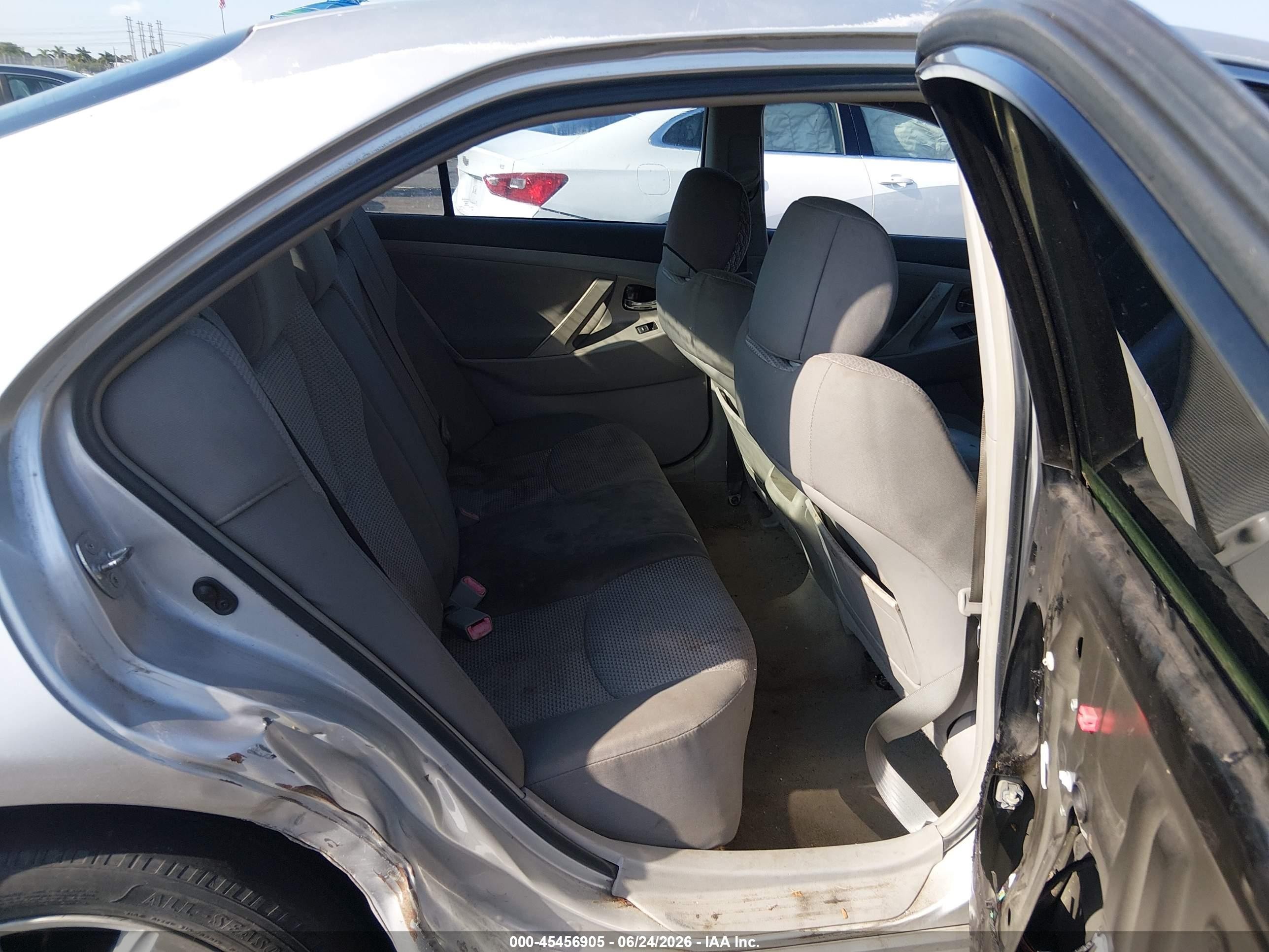 2011 Toyota Camry Se Silver vin: 4T1BF3EK5BU690855