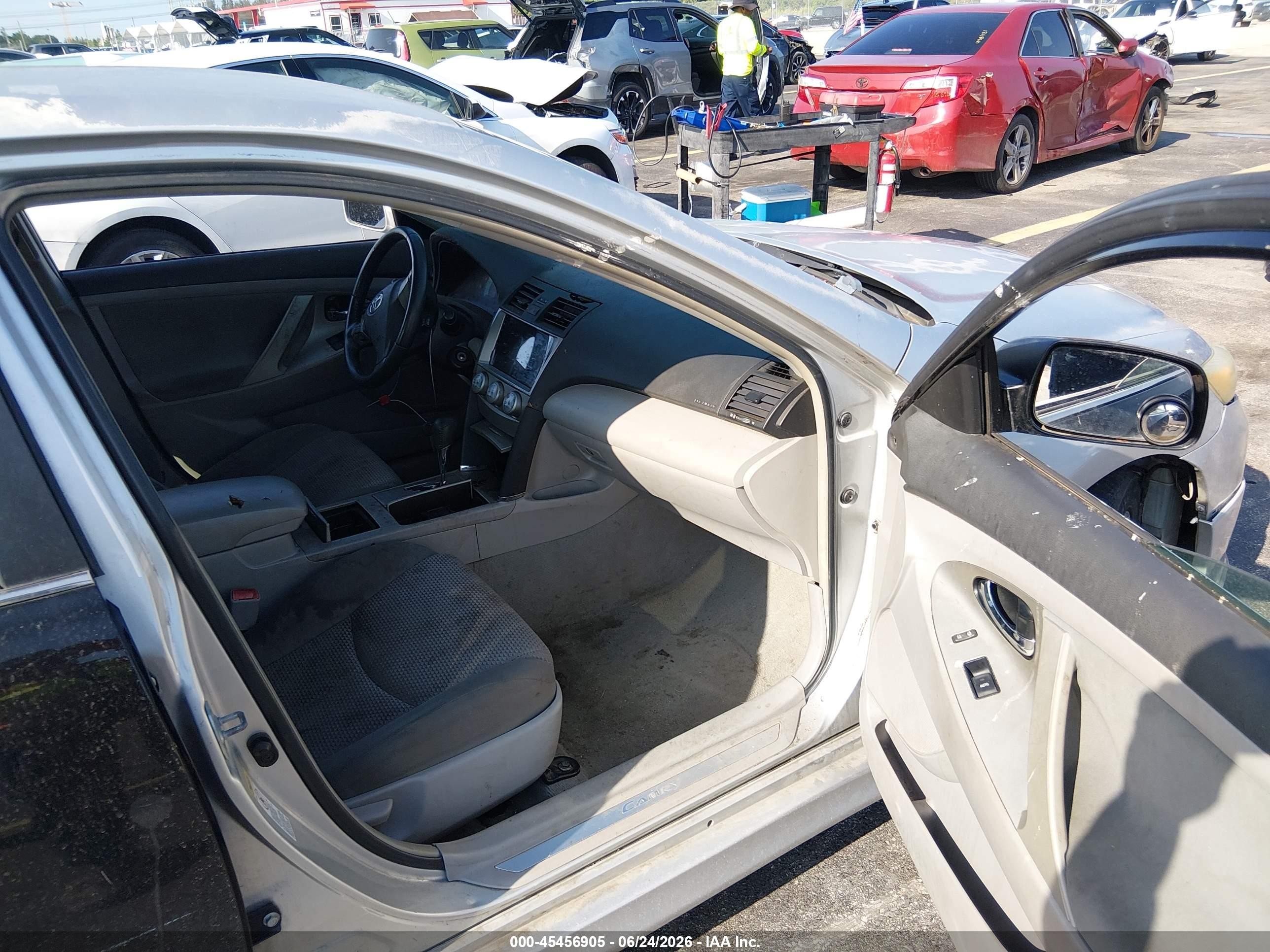 2011 Toyota Camry Se Silver vin: 4T1BF3EK5BU690855