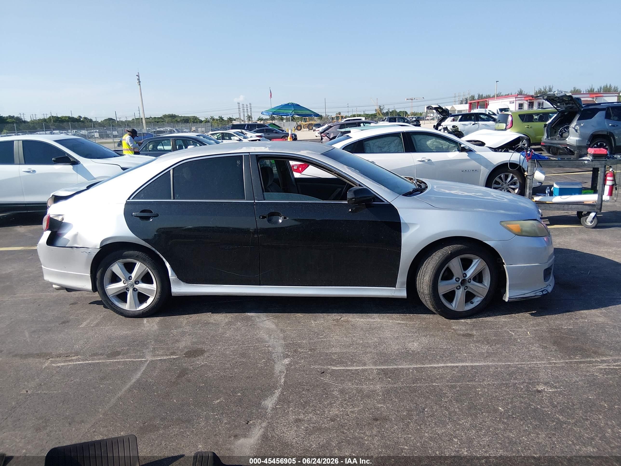 2011 Toyota Camry Se Silver vin: 4T1BF3EK5BU690855