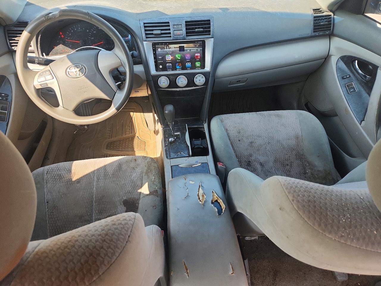 2011 Toyota Camry Le Silver vin: 4T1BF3EK5BU697806