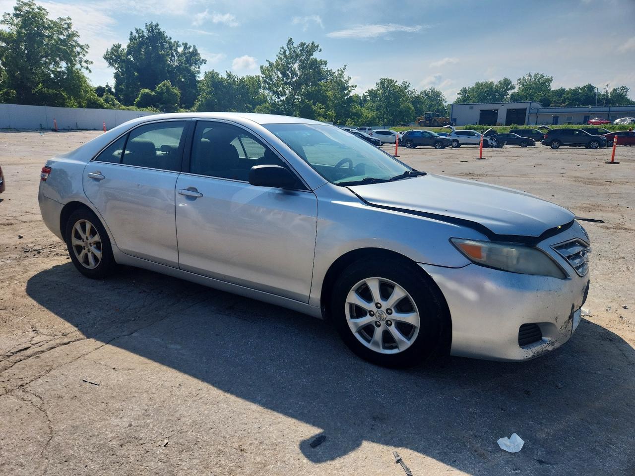 2011 Toyota Camry Le Silver vin: 4T1BF3EK5BU697806