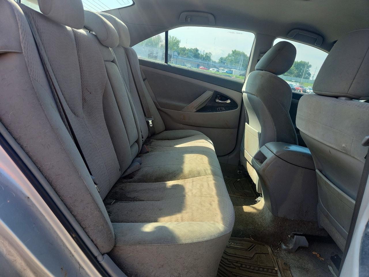 2011 Toyota Camry Le Silver vin: 4T1BF3EK5BU697806
