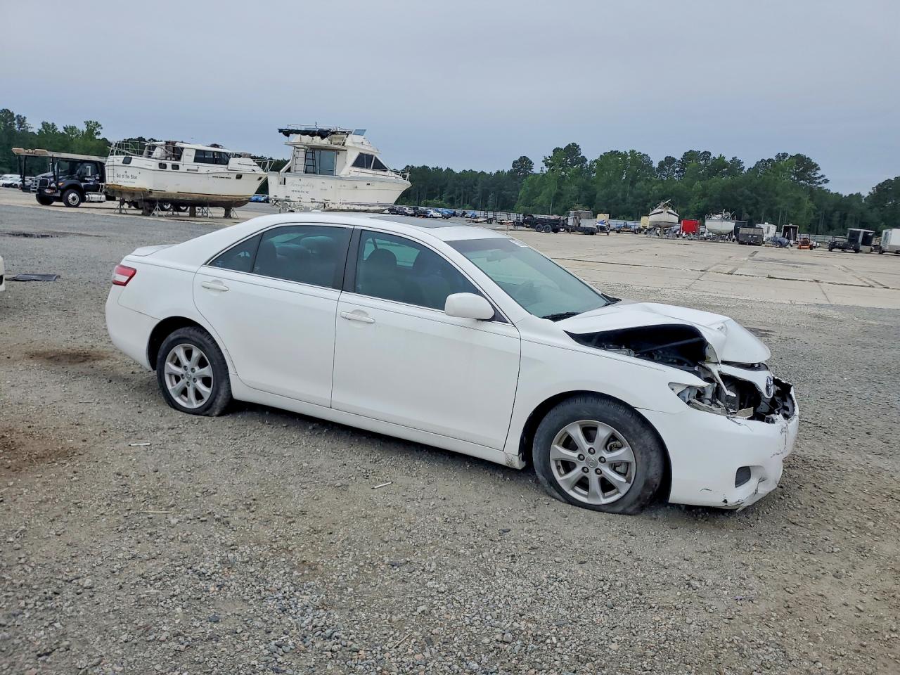 2011 Toyota Camry Le White vin: 4T1BF3EK5BU702003