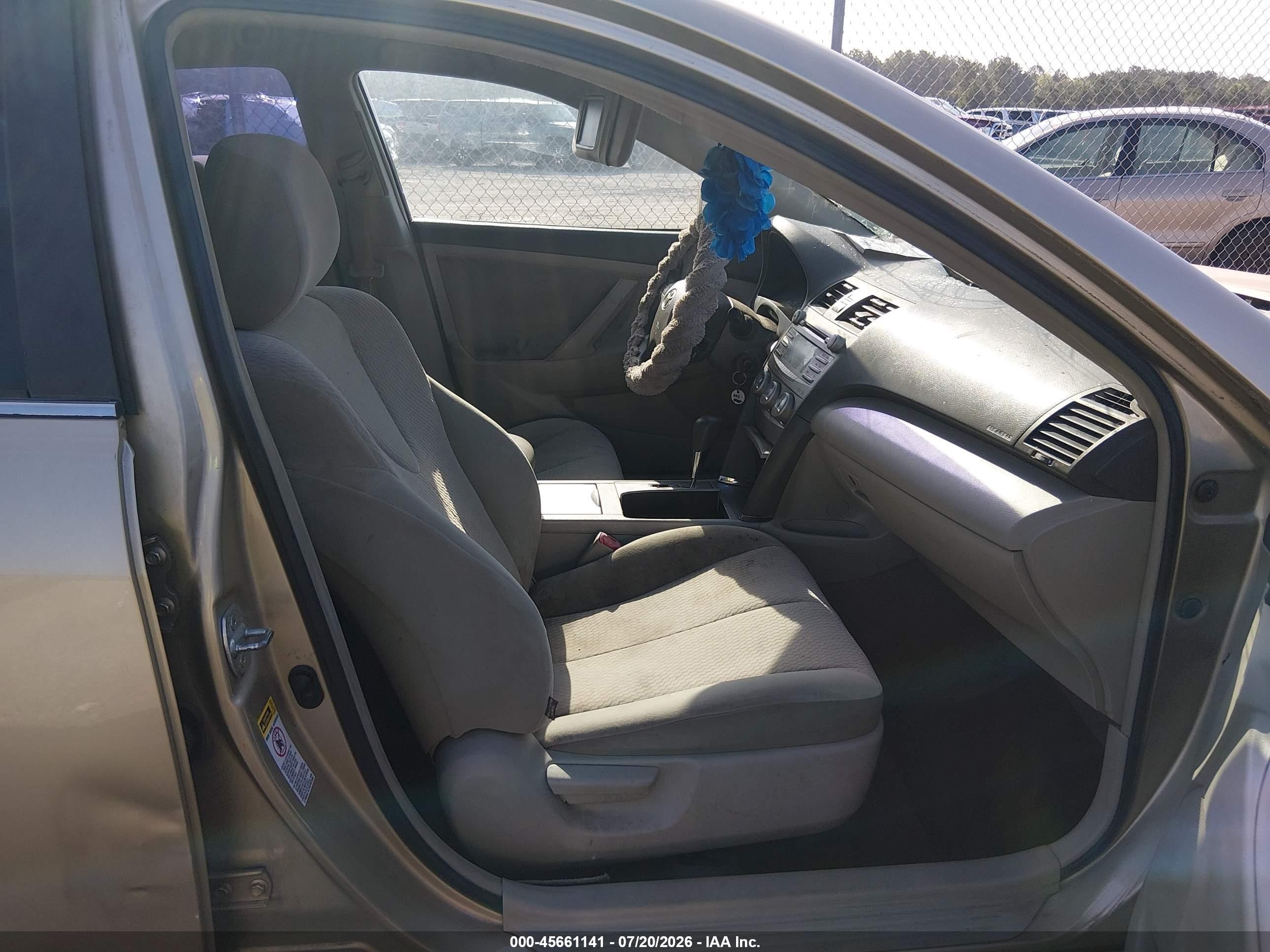 2011 Toyota Camry   Gold vin: 4T1BF3EK5BU702051