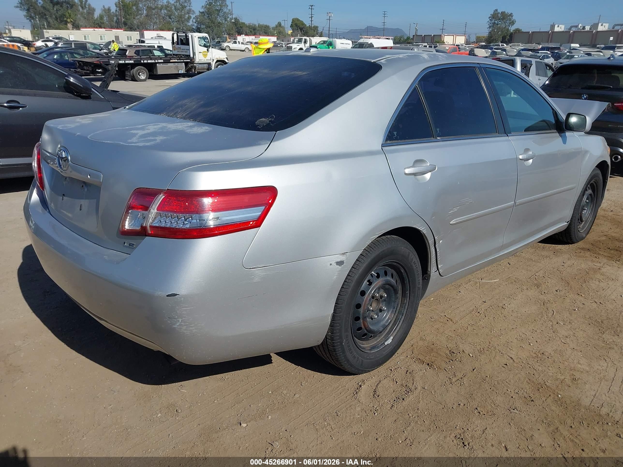 2011 Toyota Camry Le Серебряный vin: 4T1BF3EK5BU707346