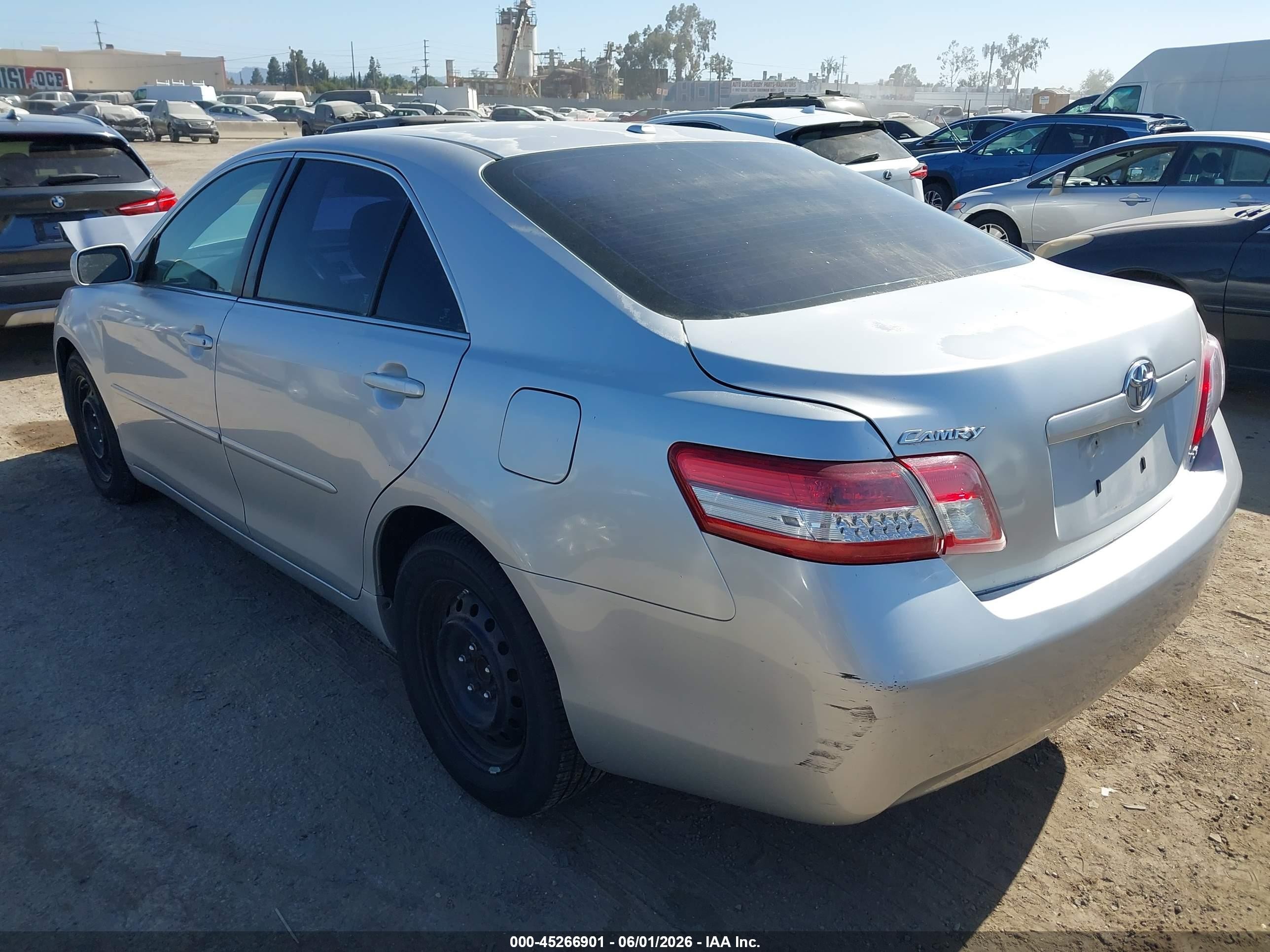 2011 Toyota Camry Le Серебряный vin: 4T1BF3EK5BU707346