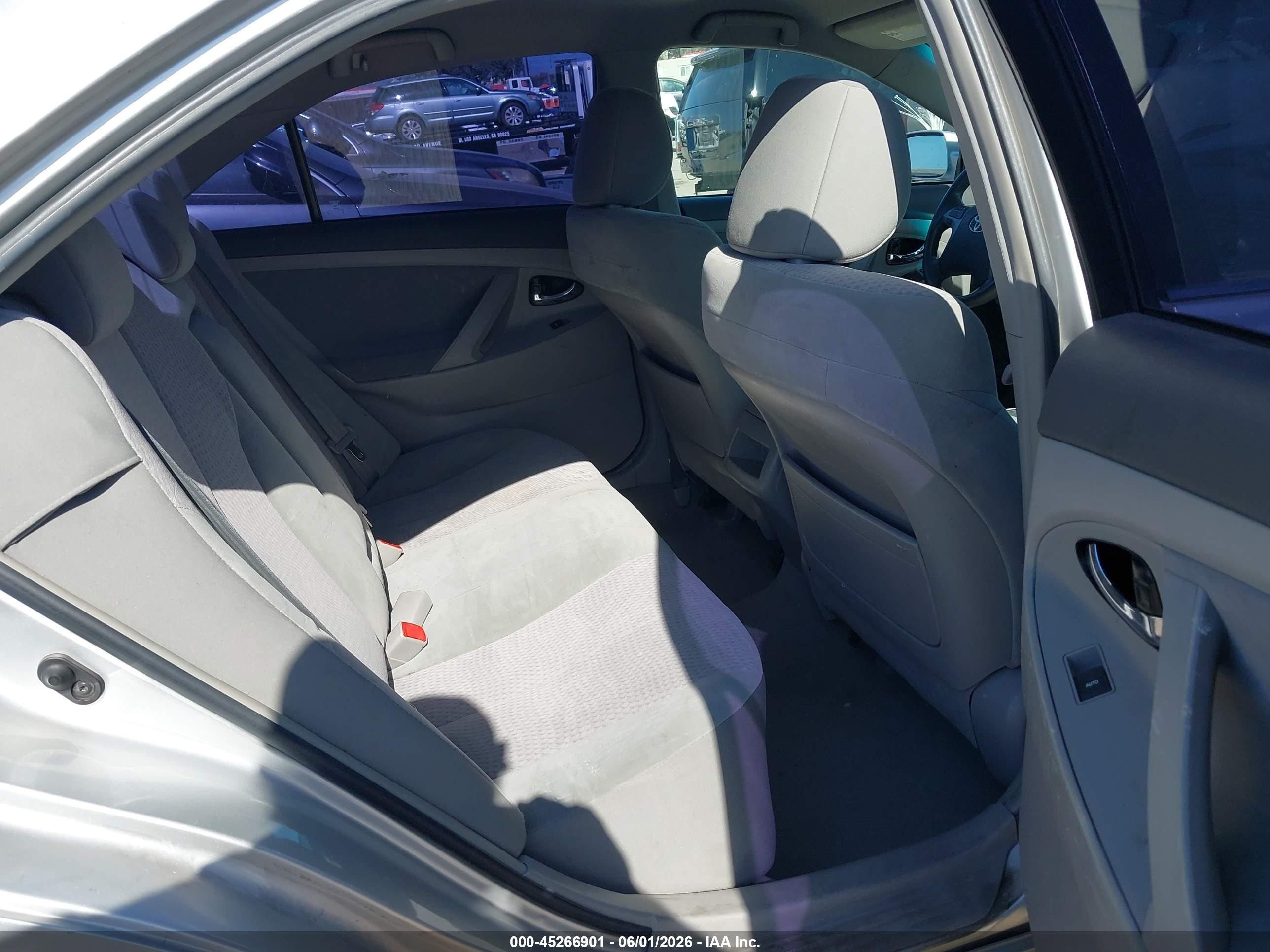 2011 Toyota Camry Le Серебряный vin: 4T1BF3EK5BU707346