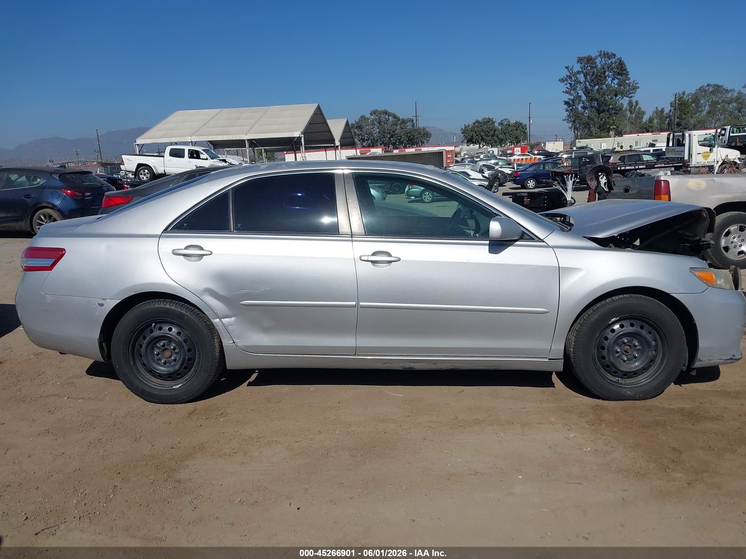 2011 Toyota Camry Le Серебряный vin: 4T1BF3EK5BU707346