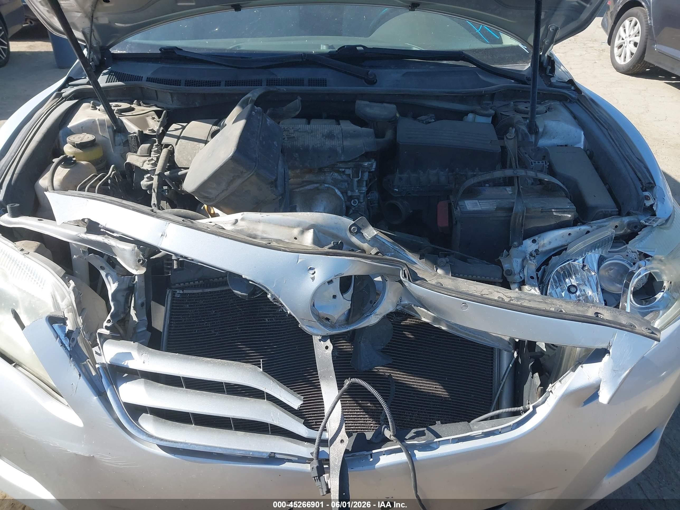 2011 Toyota Camry Le Серебряный vin: 4T1BF3EK5BU707346
