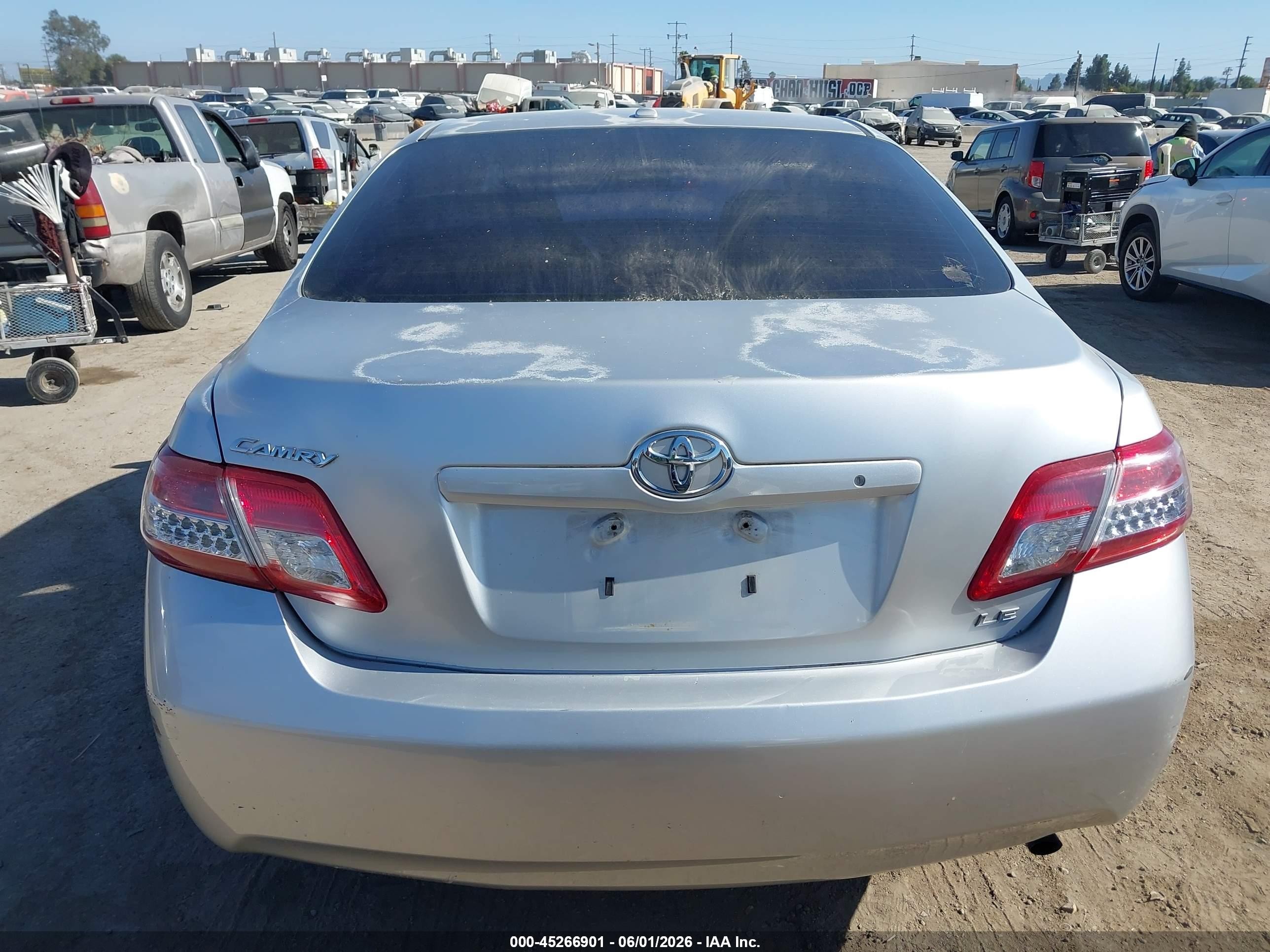 2011 Toyota Camry Le Серебряный vin: 4T1BF3EK5BU707346
