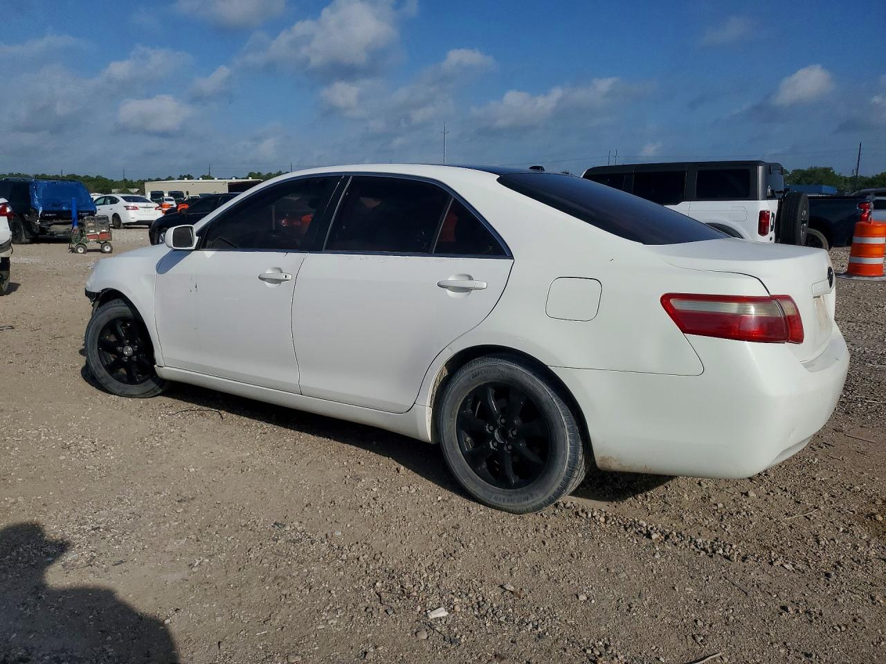 2011 Toyota Camry Base White vin: 4T1BF3EK5BU713051
