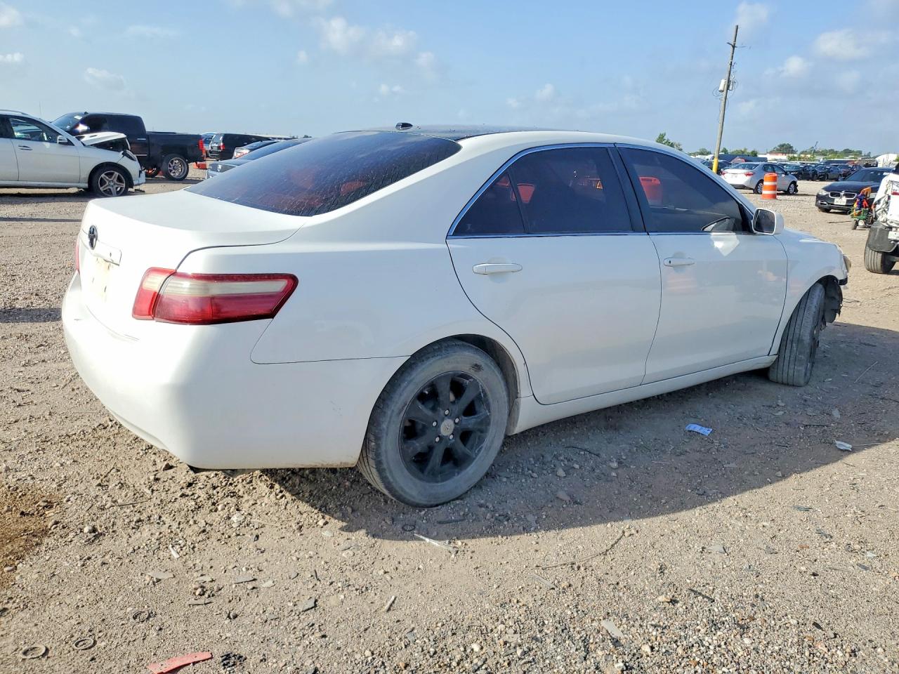 2011 Toyota Camry Base White vin: 4T1BF3EK5BU713051