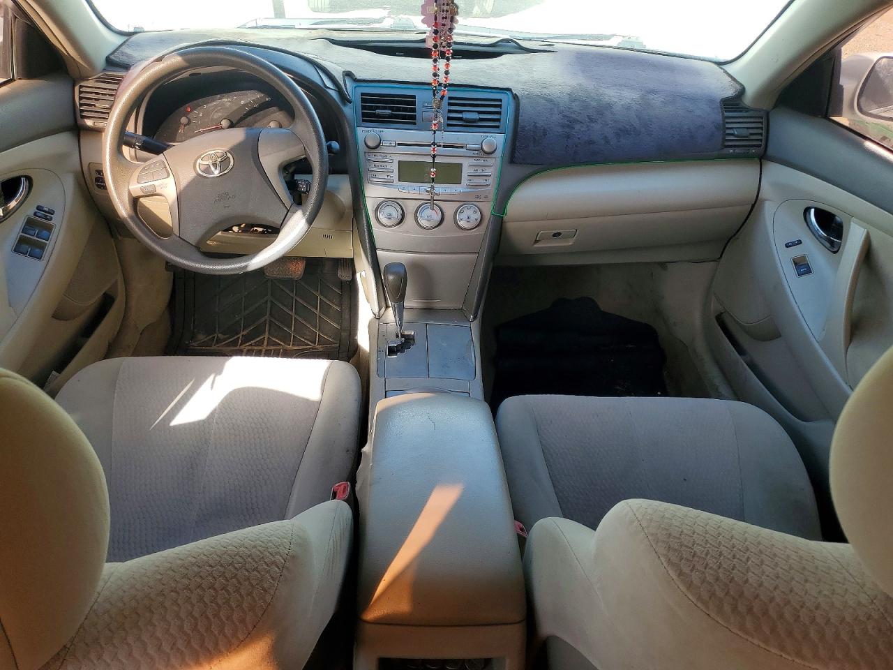 2011 Toyota Camry Base White vin: 4T1BF3EK5BU713051