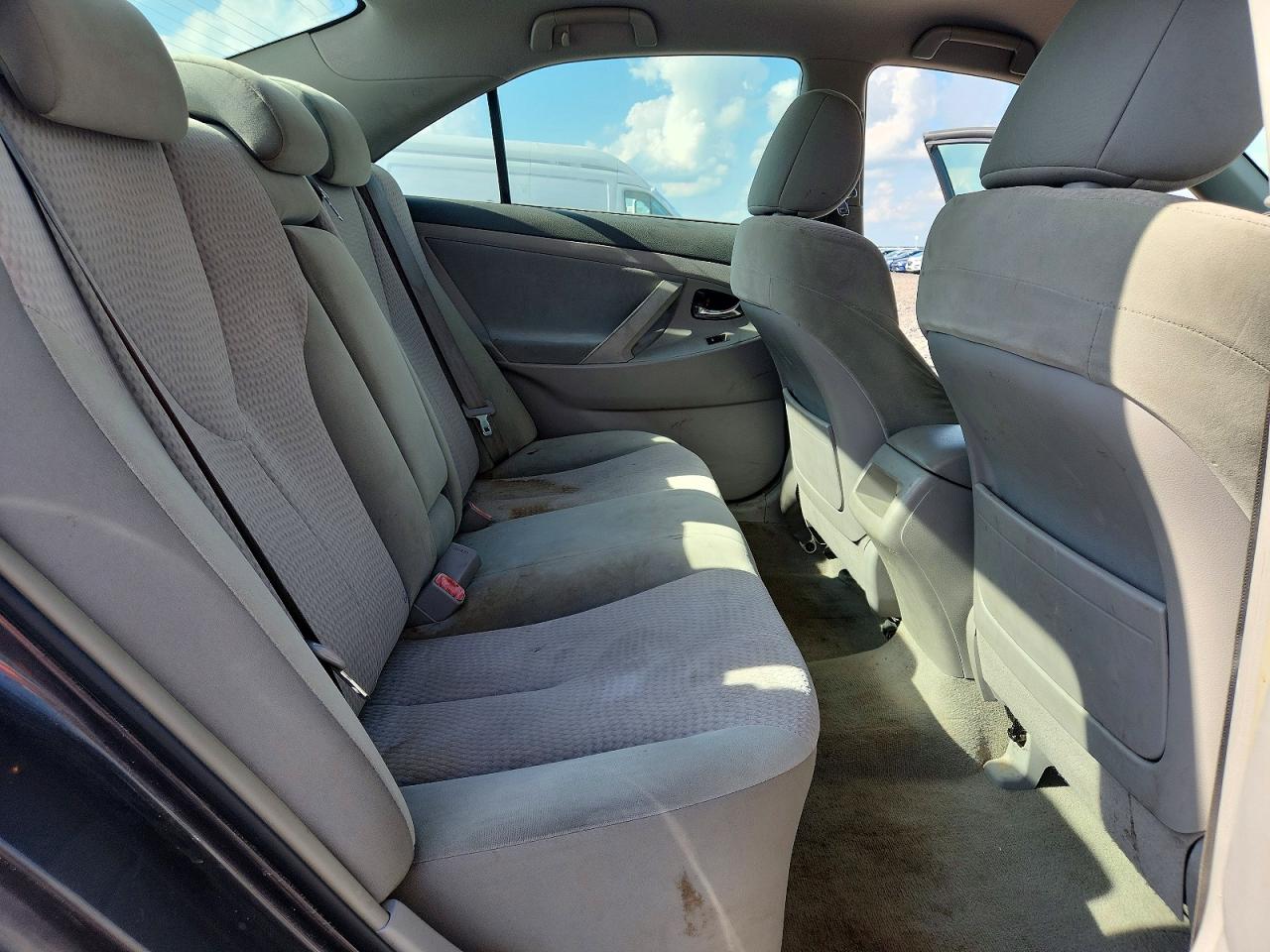 2011 Toyota Camry Le Gray vin: 4T1BF3EK5BU718914