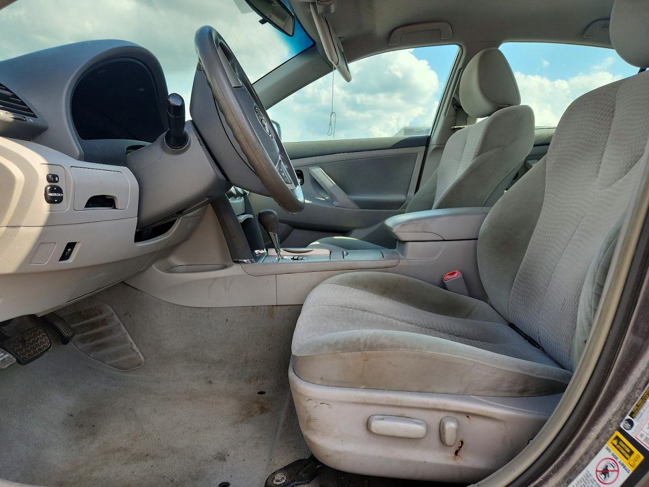 2011 Toyota Camry Le Gray vin: 4T1BF3EK5BU718914