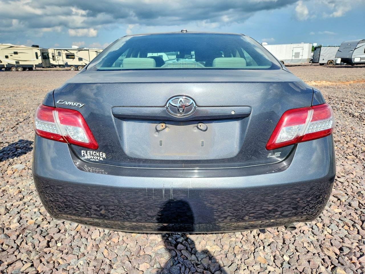 2011 Toyota Camry Le Gray vin: 4T1BF3EK5BU718914