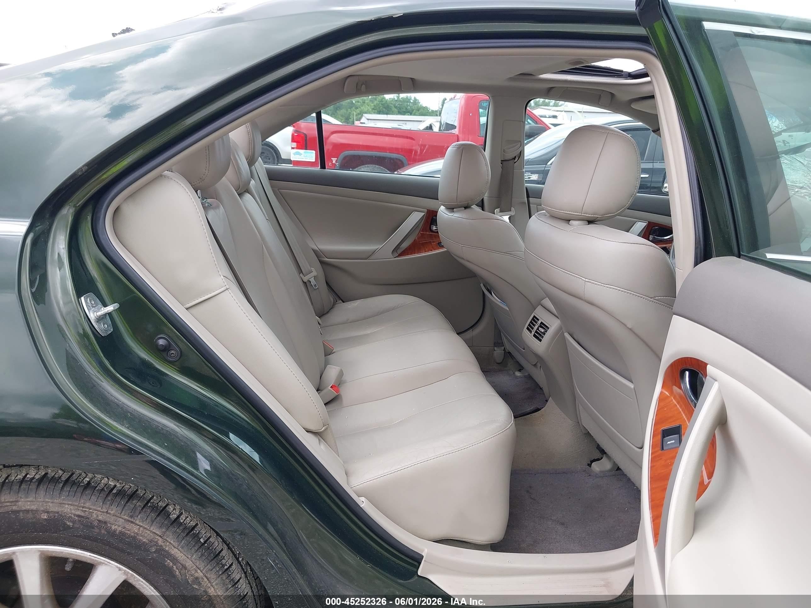 2011 Toyota Camry Xle Green vin: 4T1BF3EK5BU732067