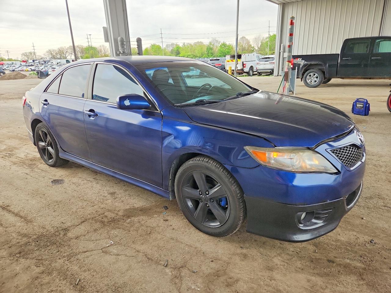 2011 Toyota Camry Base Blue vin: 4T1BF3EK5BU732635