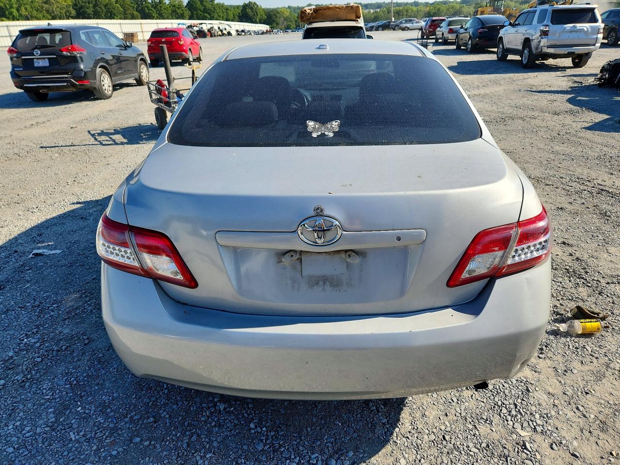 2011 Toyota Camry Le Silver vin: 4T1BF3EK5BU742386