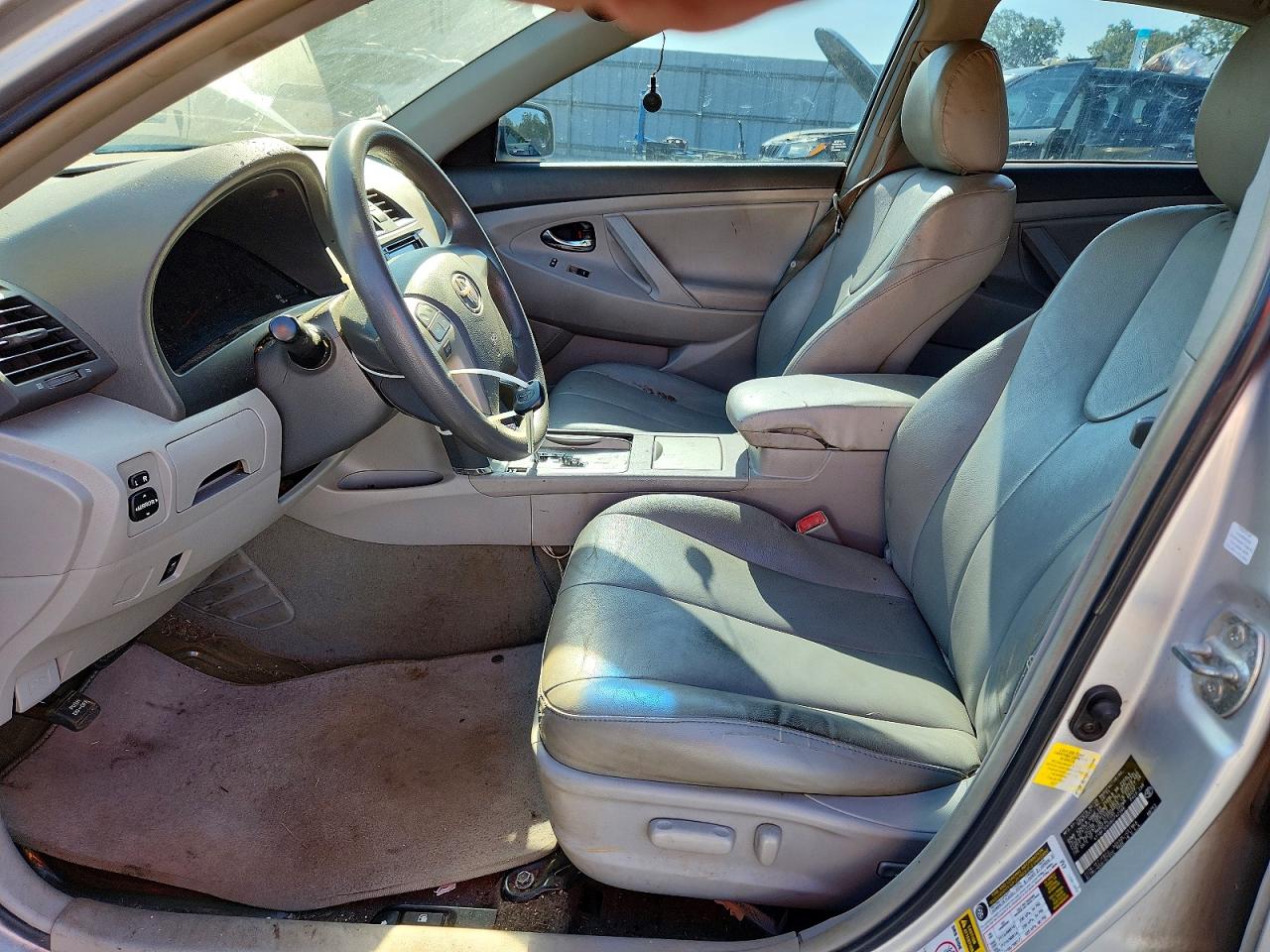 2011 Toyota Camry Le Silver vin: 4T1BF3EK5BU742386